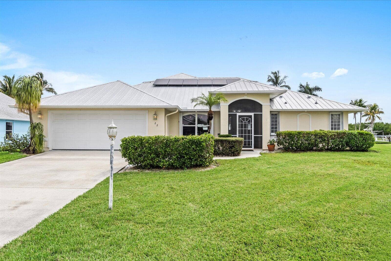 122 Queen Frederika Court, Hutchinson Island, FL 34949 Front of House