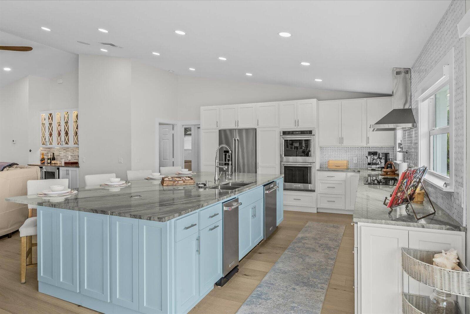 122 Queen Frederika Court, Hutchinson Island, FL 34949 KItchen