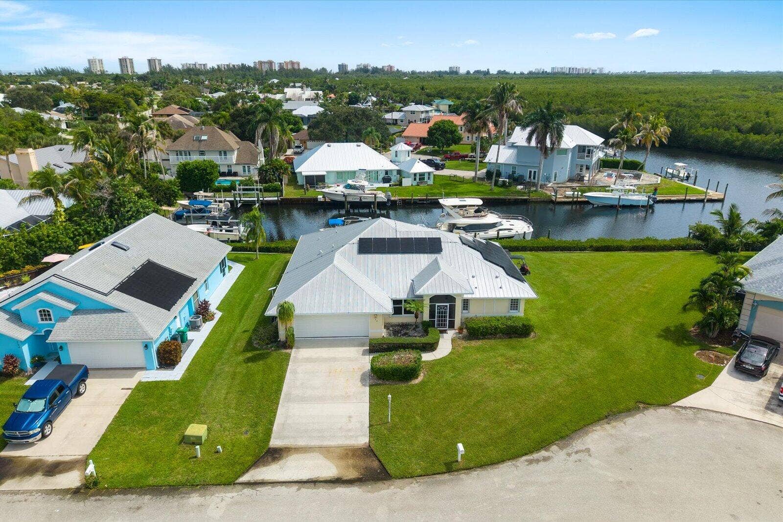 122 Queen Frederika Court, Hutchinson Island, FL 34949 Homes Views