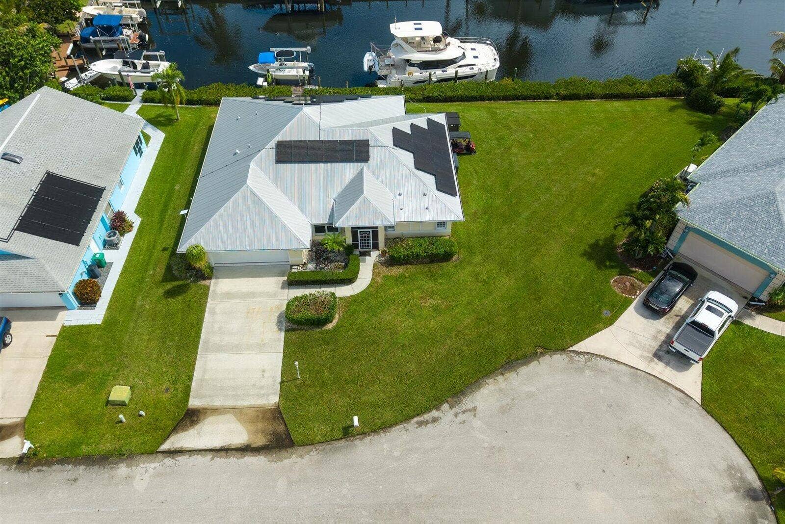 122 Queen Frederika Court, Hutchinson Island, FL 34949 Homes Views