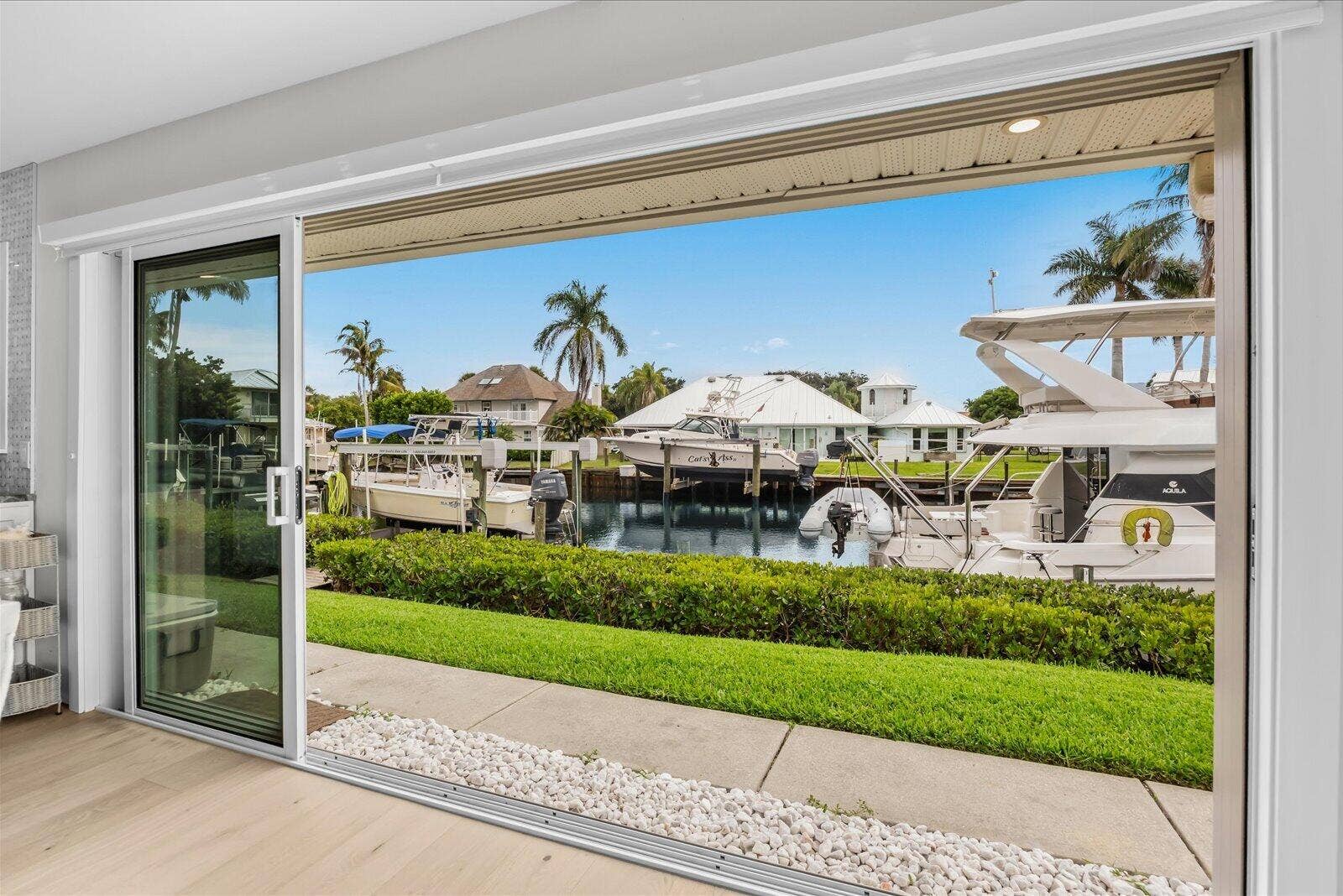 122 Queen Frederika Court, Hutchinson Island, FL 34949 backyard View