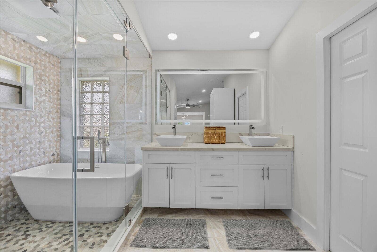 122 Queen Frederika Court, Hutchinson Island, FL 34949 Main Bathroom