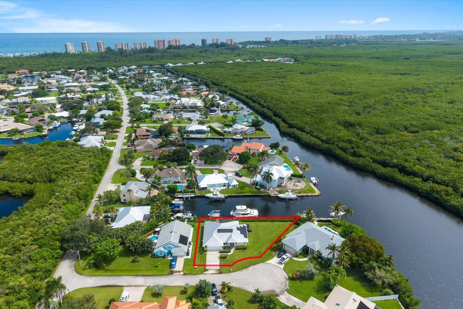 122 Queen Frederika Court, Hutchinson Island, FL 34949 Homes Views
