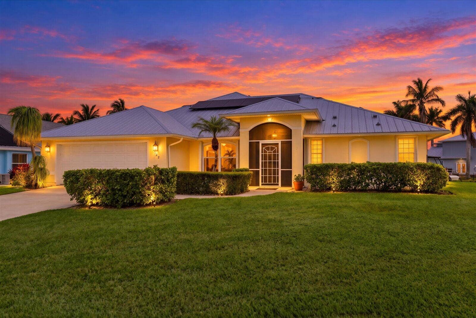 122 Queen Frederika Court, Hutchinson Island, FL 34949 Front of House