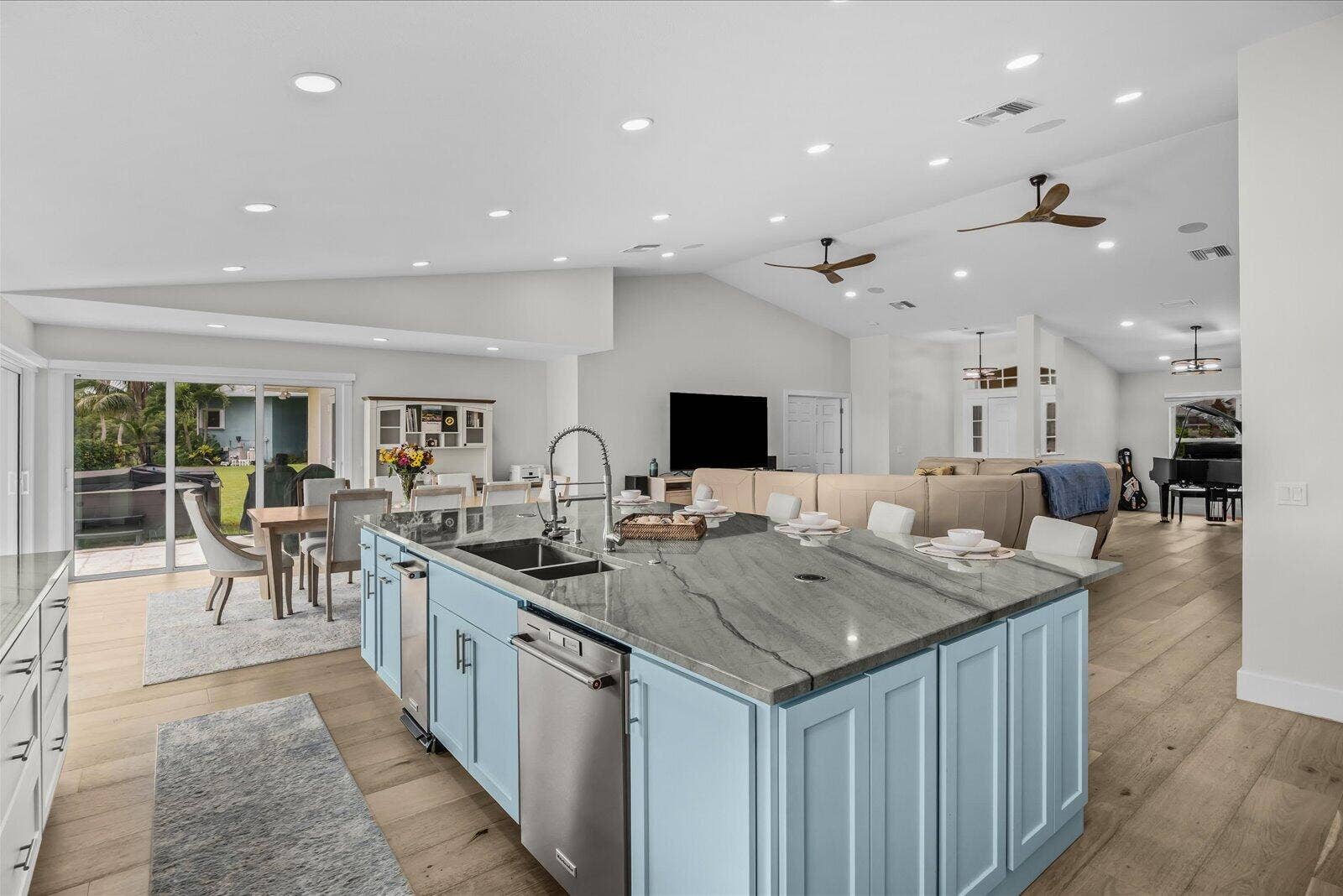 122 Queen Frederika Court, Hutchinson Island, FL 34949 Kitchen
