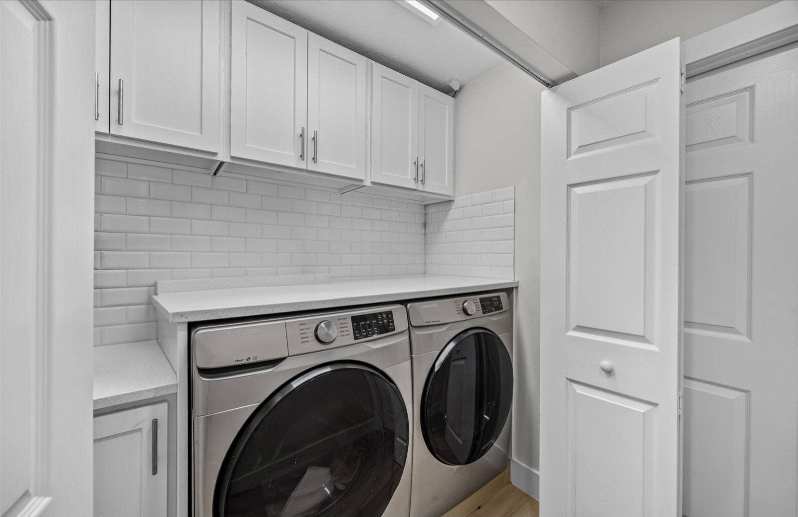 122 Queen Frederika Court, Hutchinson Island, FL 34949 Laundry