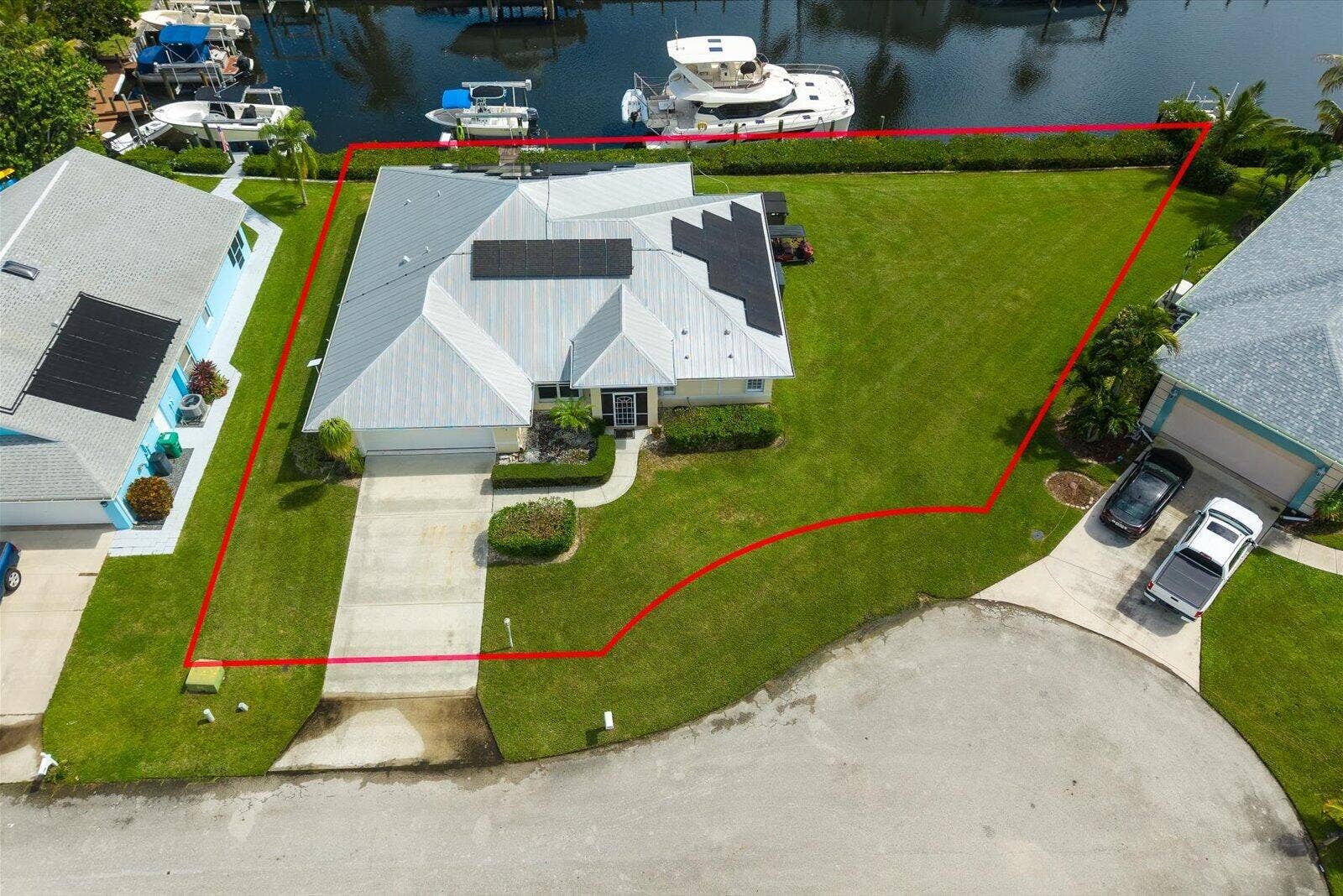 122 Queen Frederika Court, Hutchinson Island, FL 34949 Homes Views