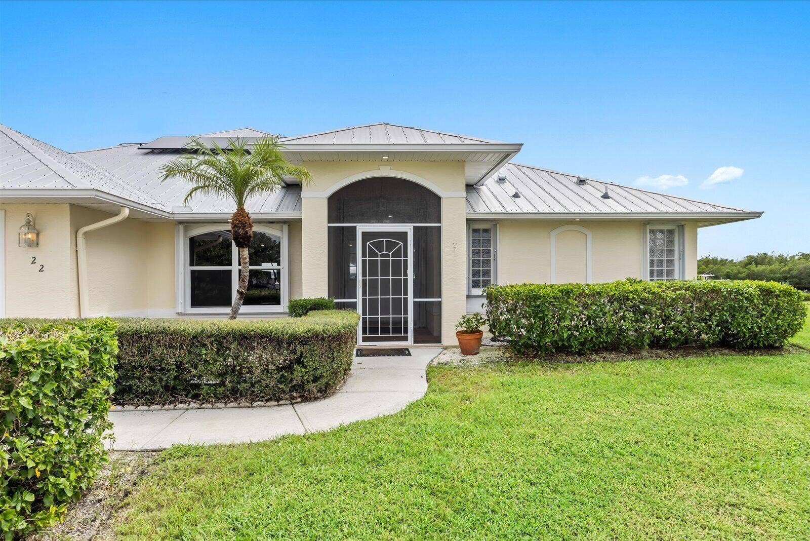 122 Queen Frederika Court, Hutchinson Island, FL 34949 fr