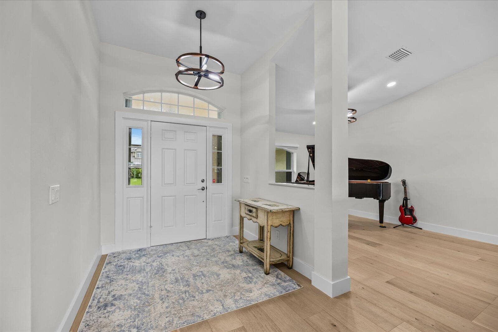 122 Queen Frederika Court, Hutchinson Island, FL 34949 Entryway