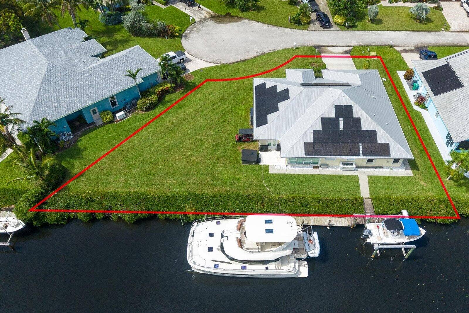 122 Queen Frederika Court, Hutchinson Island, FL 34949 Homes Views