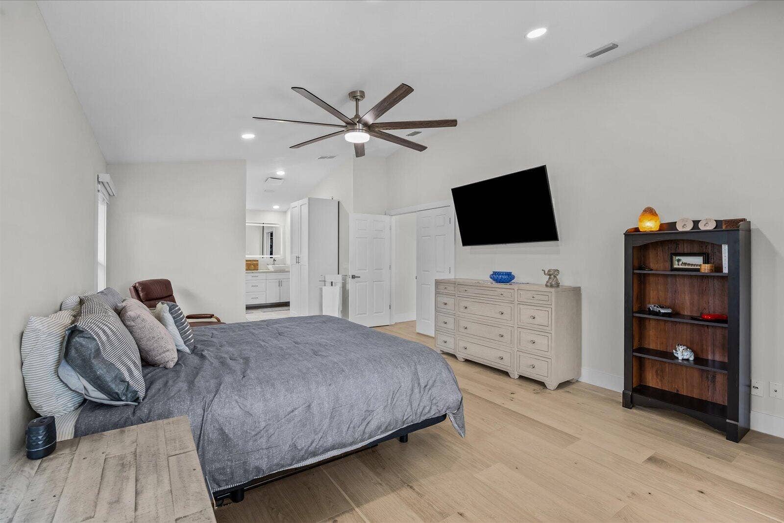 122 Queen Frederika Court, Hutchinson Island, FL 34949 Main Bedroom