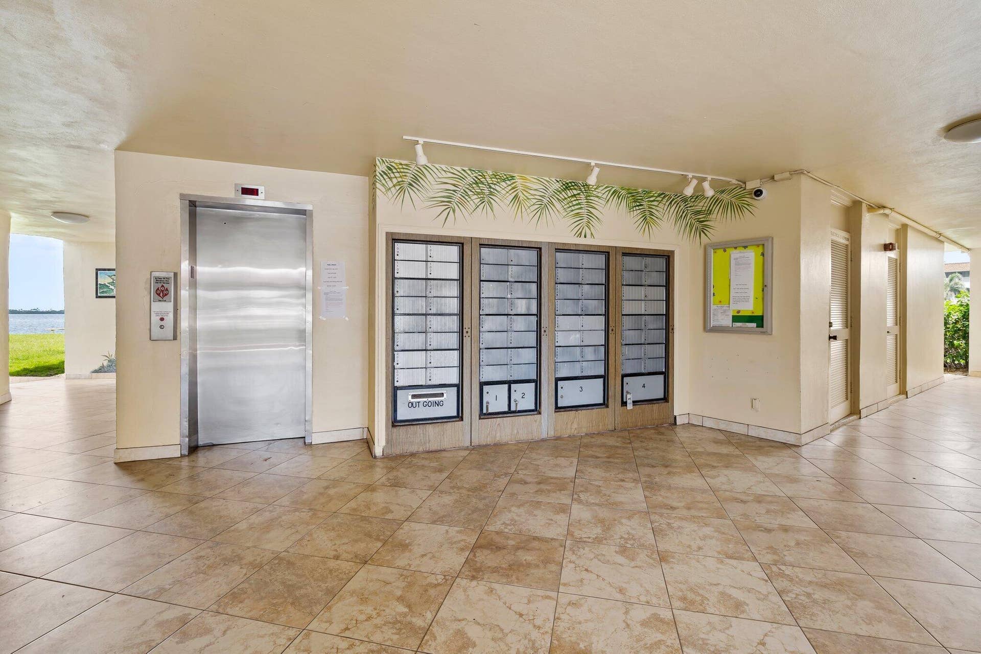 100 PARADISE HARBOUR Boulevard, #202, North Palm Beach, FL 33408 025-100ParadiseHarbourBoulevard-NorthPal