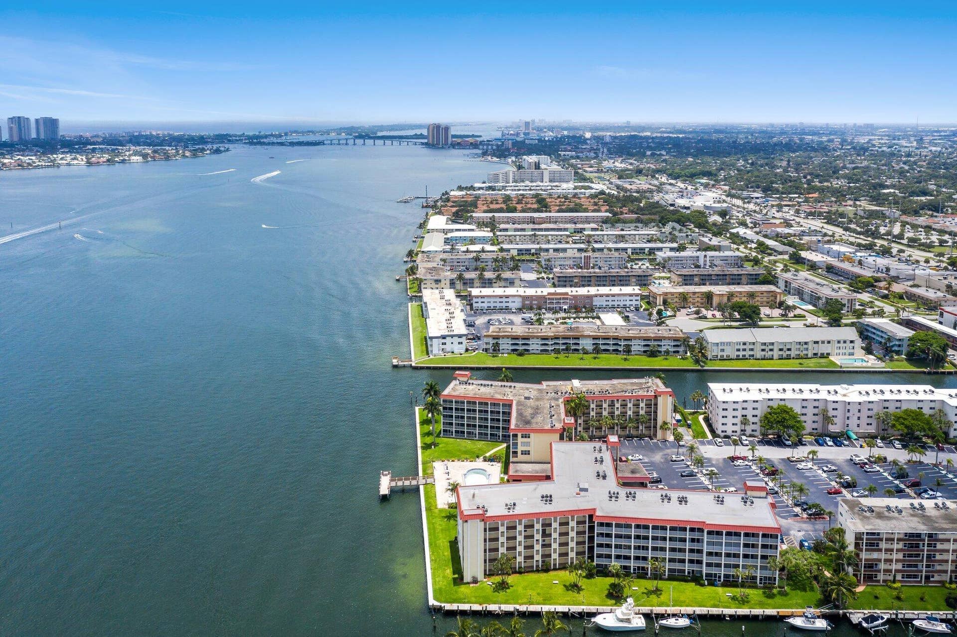 100 PARADISE HARBOUR Boulevard, #202, North Palm Beach, FL 33408 017-100ParadiseHarbourBoulevard-NorthPal