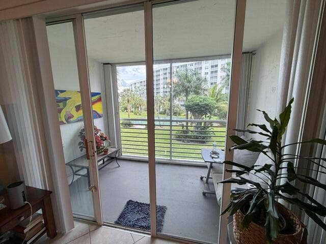 2731 NE 14th Street Causeway, #307, Pompano Beach, FL 33062 IMG_5740