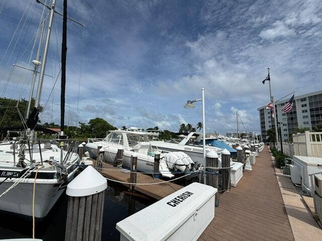 2731 NE 14th Street Causeway, #307, Pompano Beach, FL 33062 boat