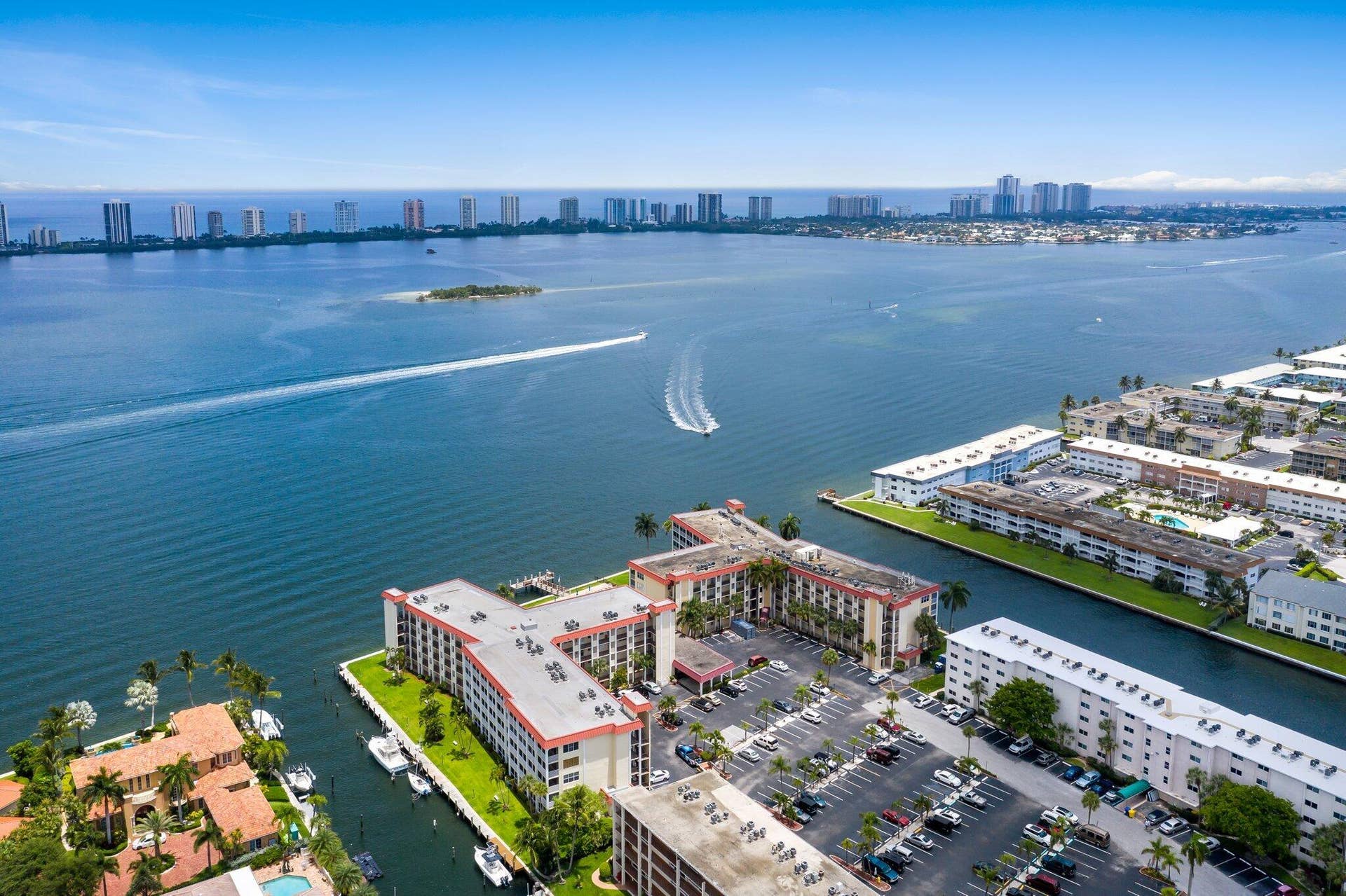 100 PARADISE HARBOUR Boulevard, #202, North Palm Beach, North Palm Beach, FL 33408 019-100ParadiseHarbourBoulevard-NorthPal