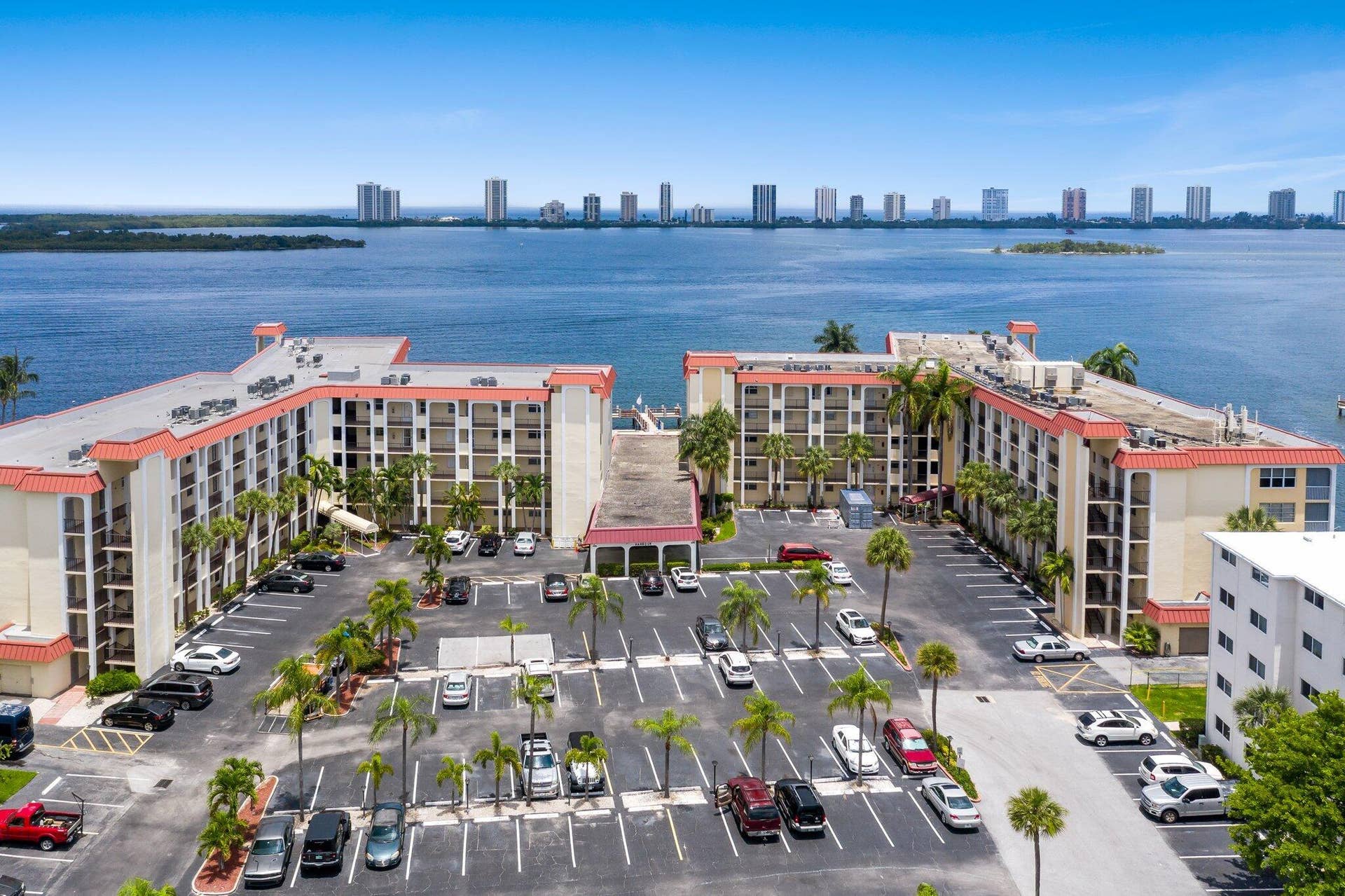 100 PARADISE HARBOUR Boulevard, #202, North Palm Beach, North Palm Beach, FL 33408 021-100ParadiseHarbourBoulevard-NorthPal