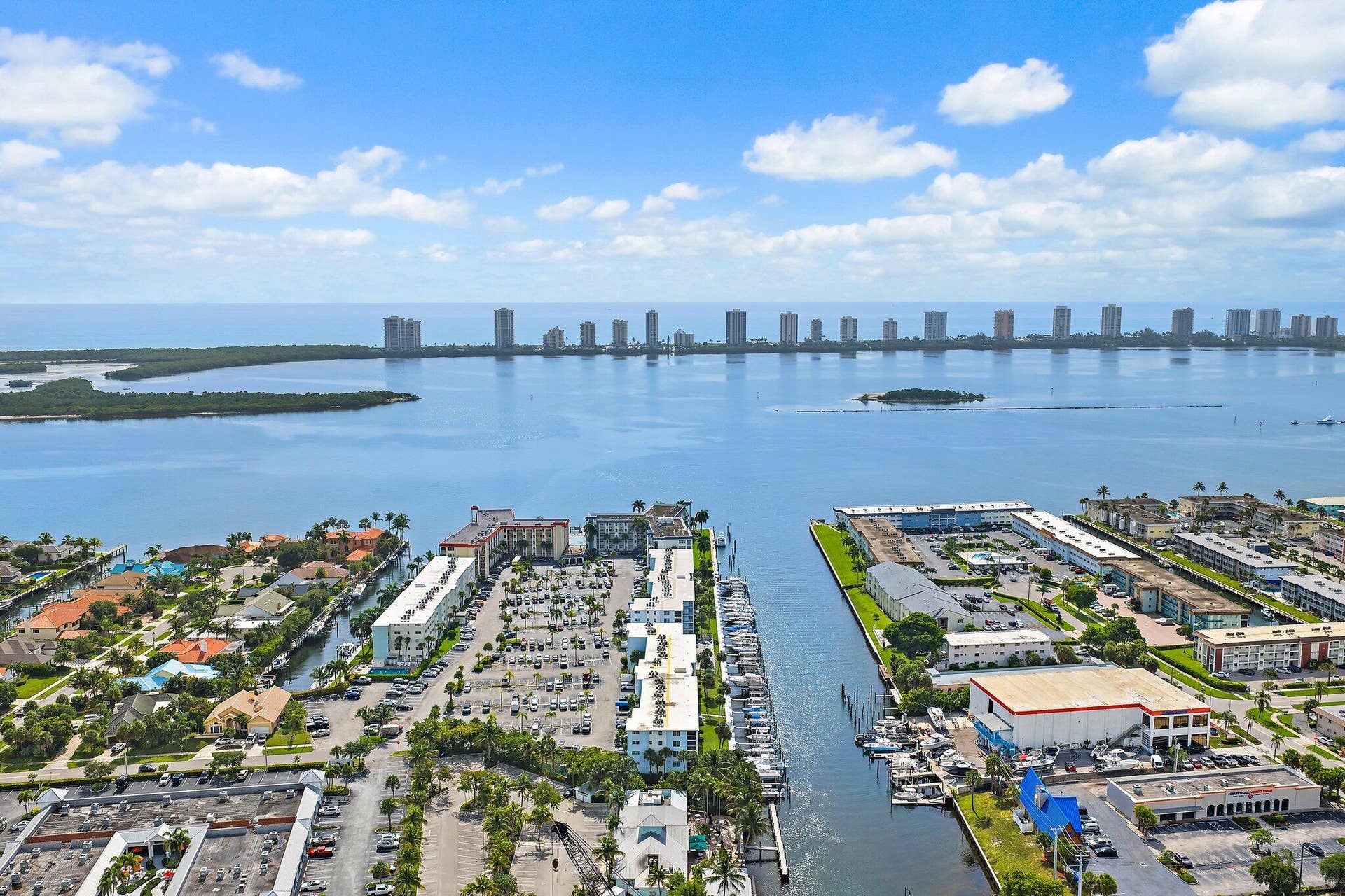 100 PARADISE HARBOUR Boulevard, #202, North Palm Beach, North Palm Beach, FL 33408 003-100ParadiseHarbourBoulevard-NorthPal