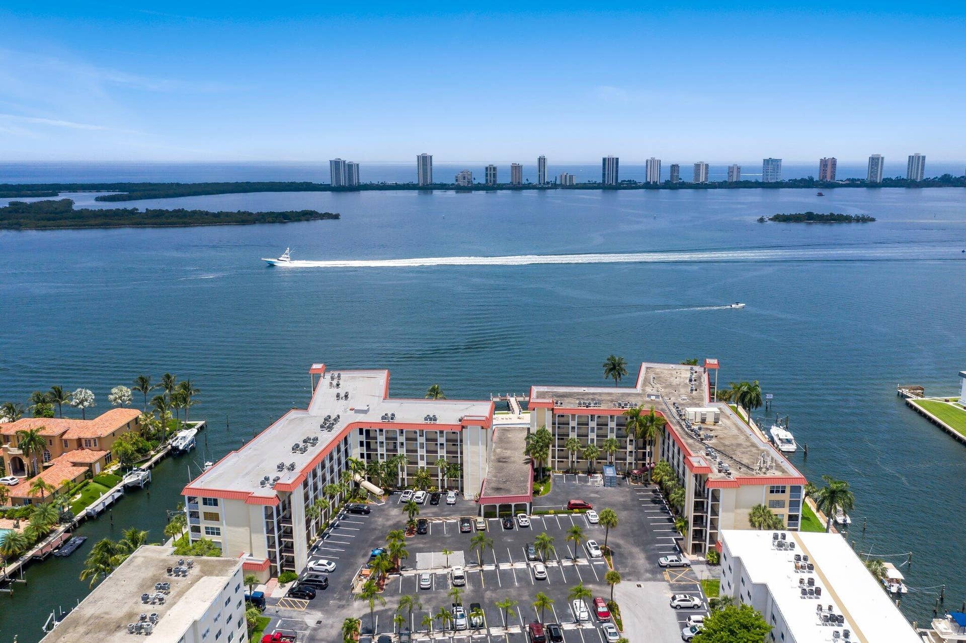 100 PARADISE HARBOUR Boulevard, #202, North Palm Beach, North Palm Beach, FL 33408 009-100ParadiseHarbourBoulevard-NorthPal