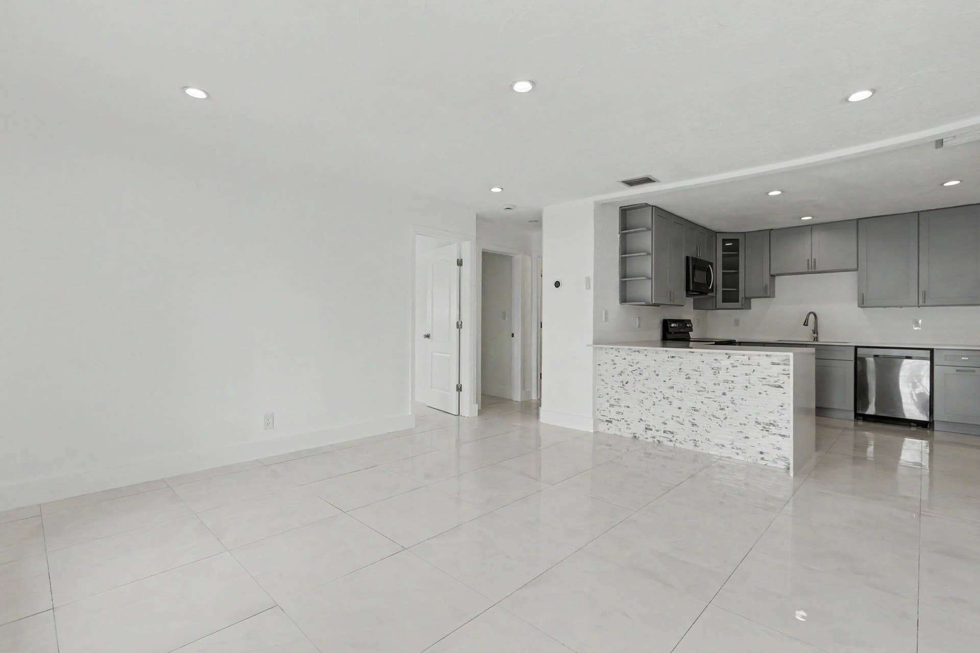 6320 ADAMS Street, Hollywood, FL 33023 6320-13