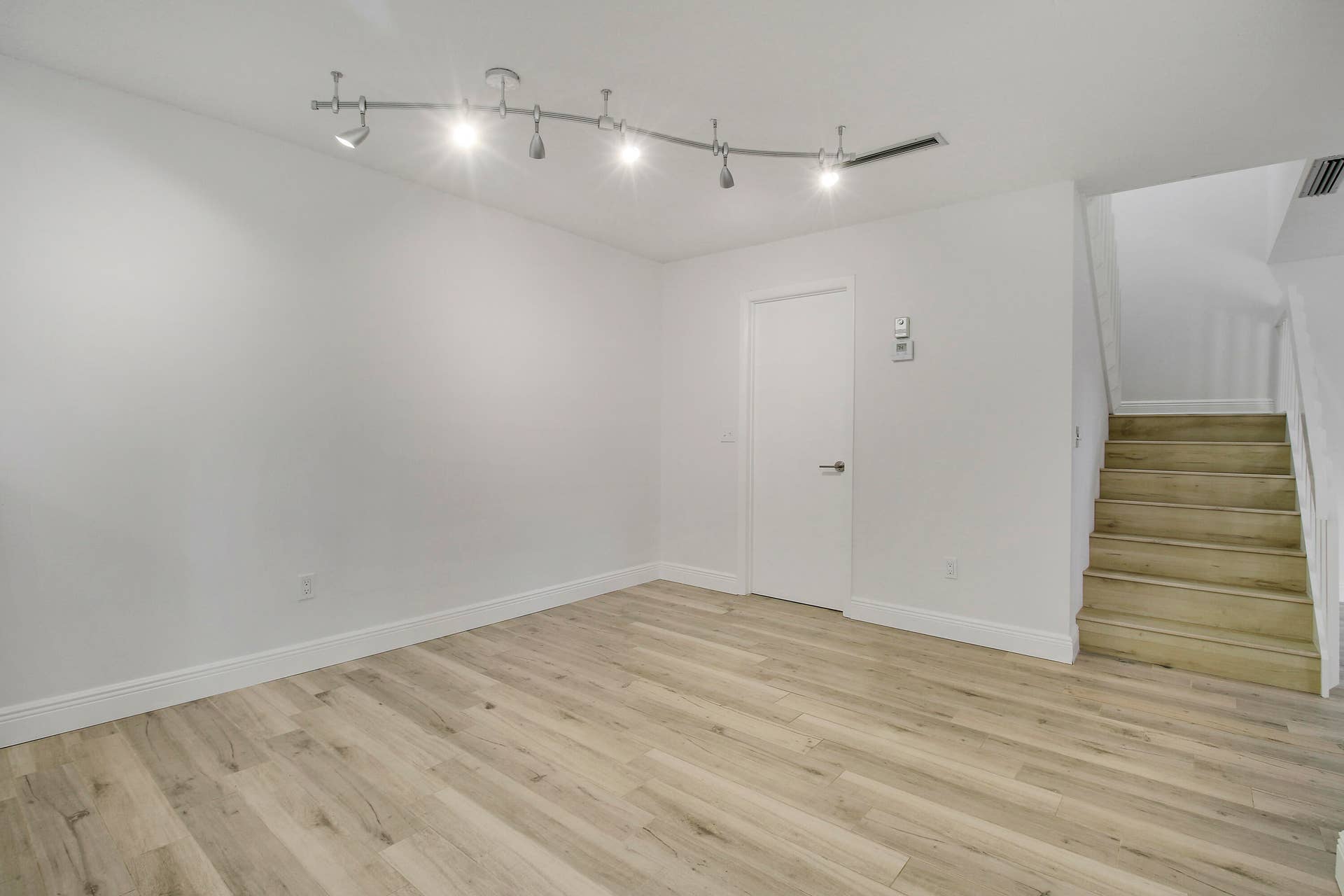 825 Center Street, #30b, Jupiter, FL 33458 House2-10