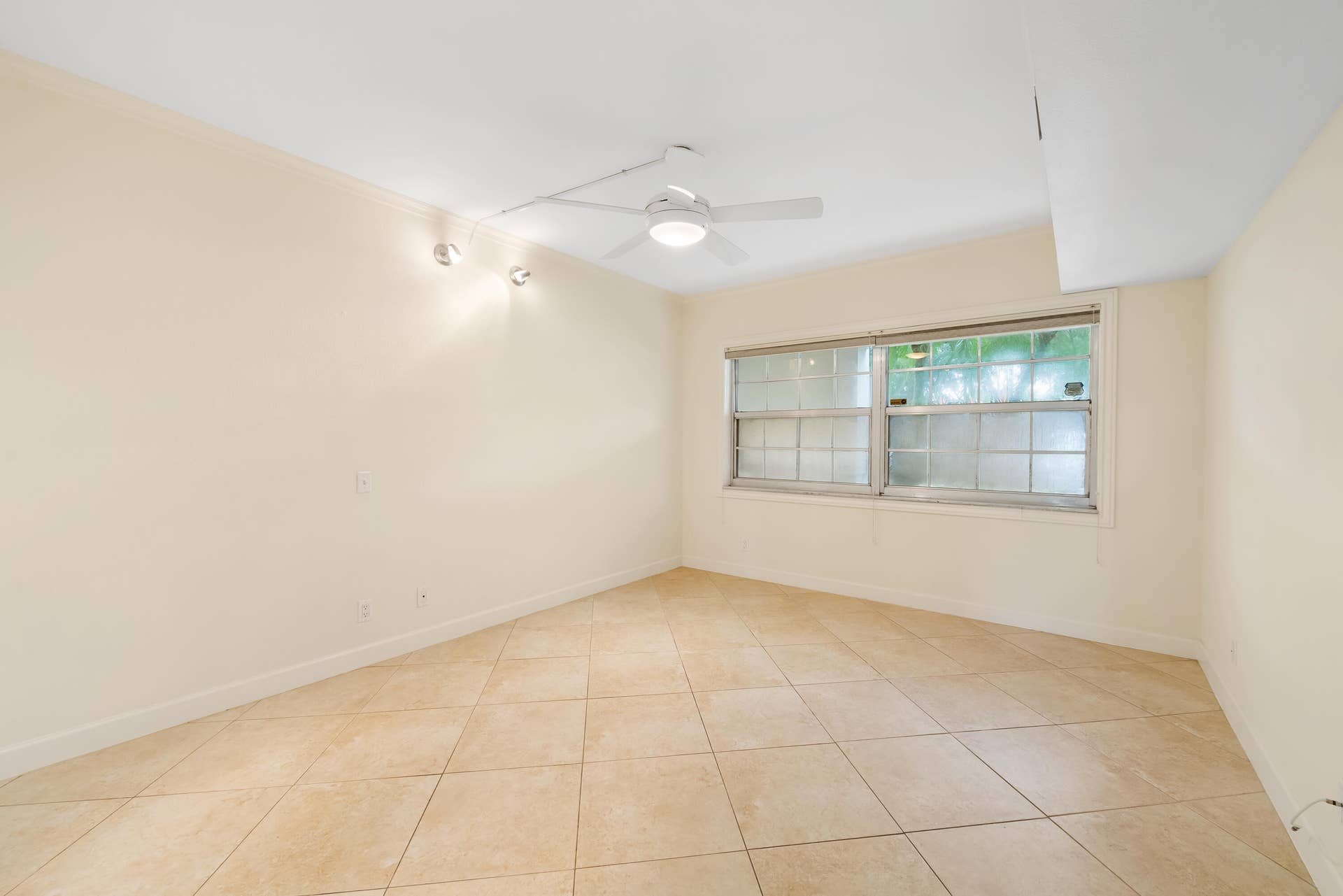 4000 CYPRESS GROVE Way, #103, Pompano Beach, FL 33069 DSC_5388