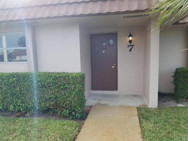 5725 FERNLEY Drive E, #7, West Palm Beach, West Palm Beach, FL 33415 20180619201013375705000000-o
