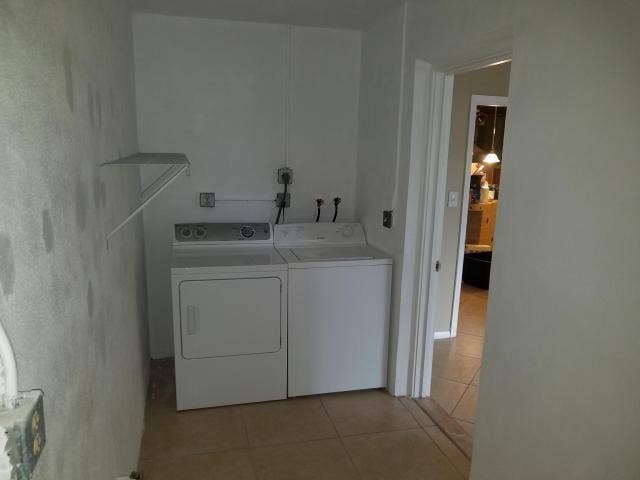 5725 FERNLEY Drive E, #7, West Palm Beach, West Palm Beach, FL 33415 20180619171739231513000000-o