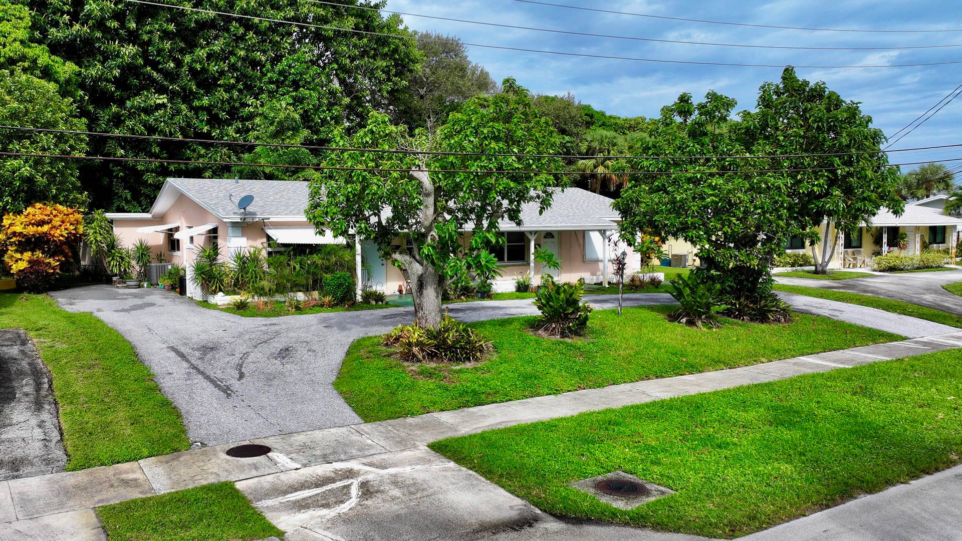 315 Northlake Drive, #315/317, North Palm Beach, FL 33408 dji_fly_20261002_101414_0080_17910273732