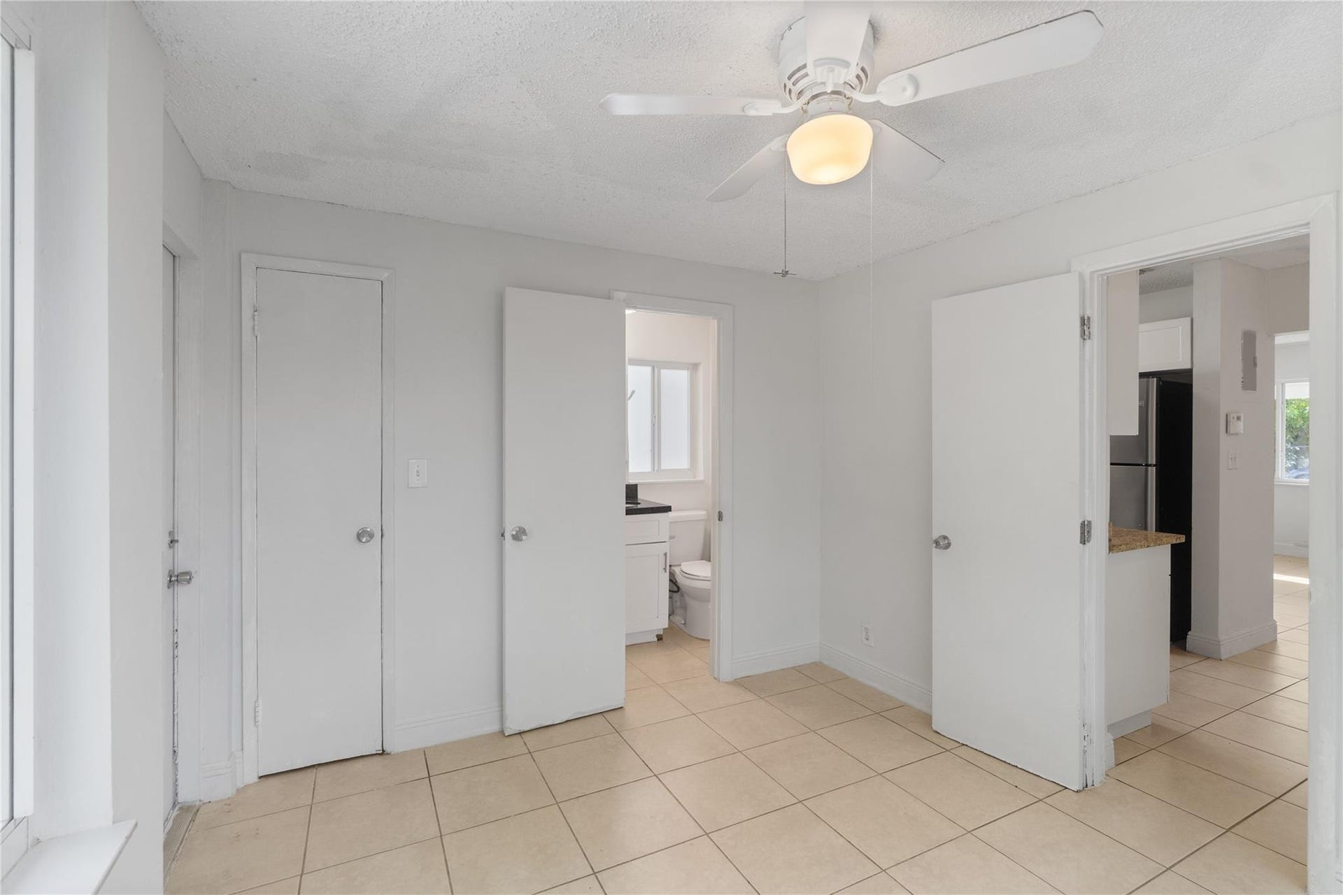 2001 NW 14TH Avenue, Fort Lauderdale, FL 33311 Photo 16