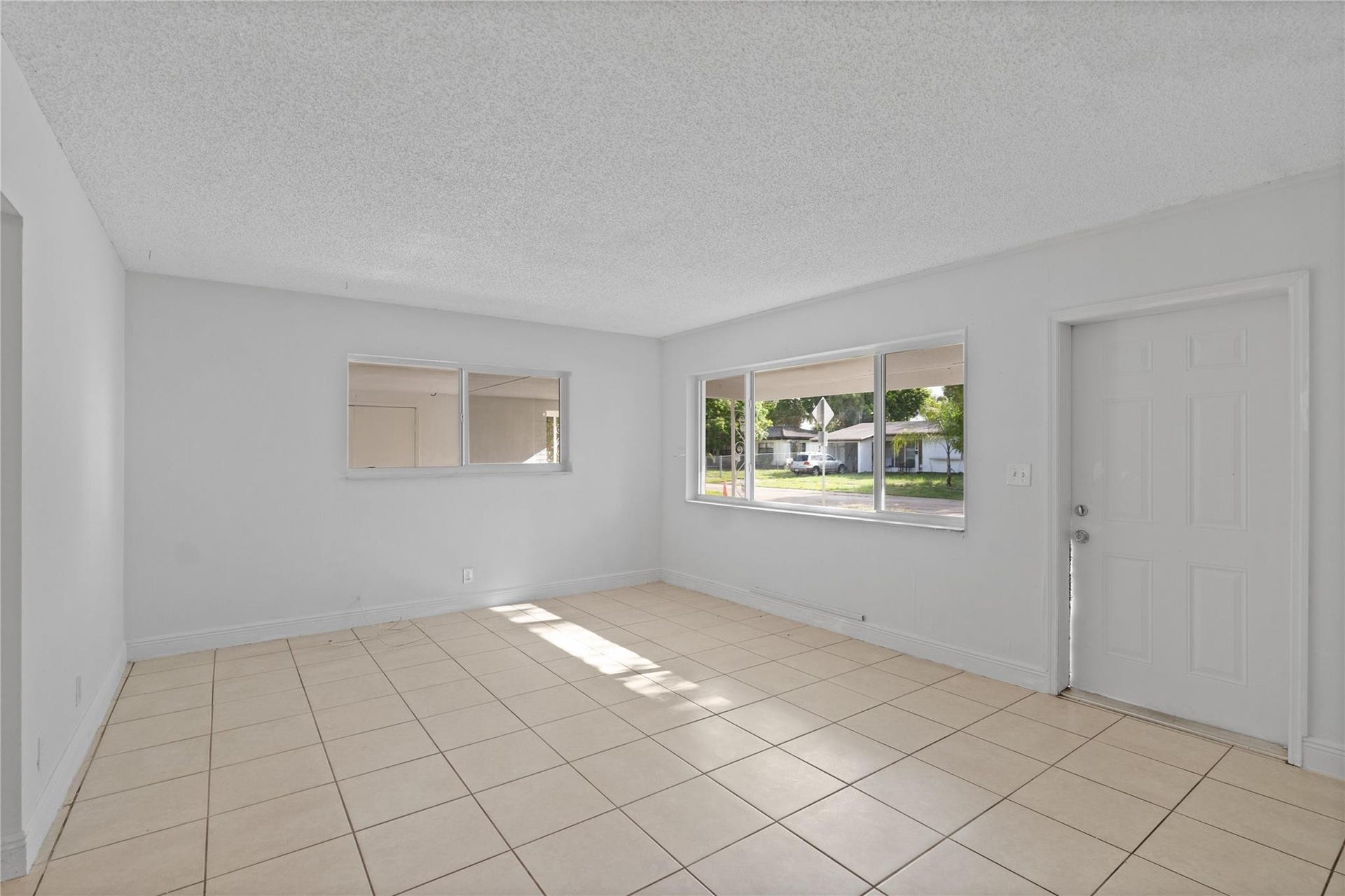 2001 NW 14TH Avenue, Fort Lauderdale, FL 33311 Photo 10