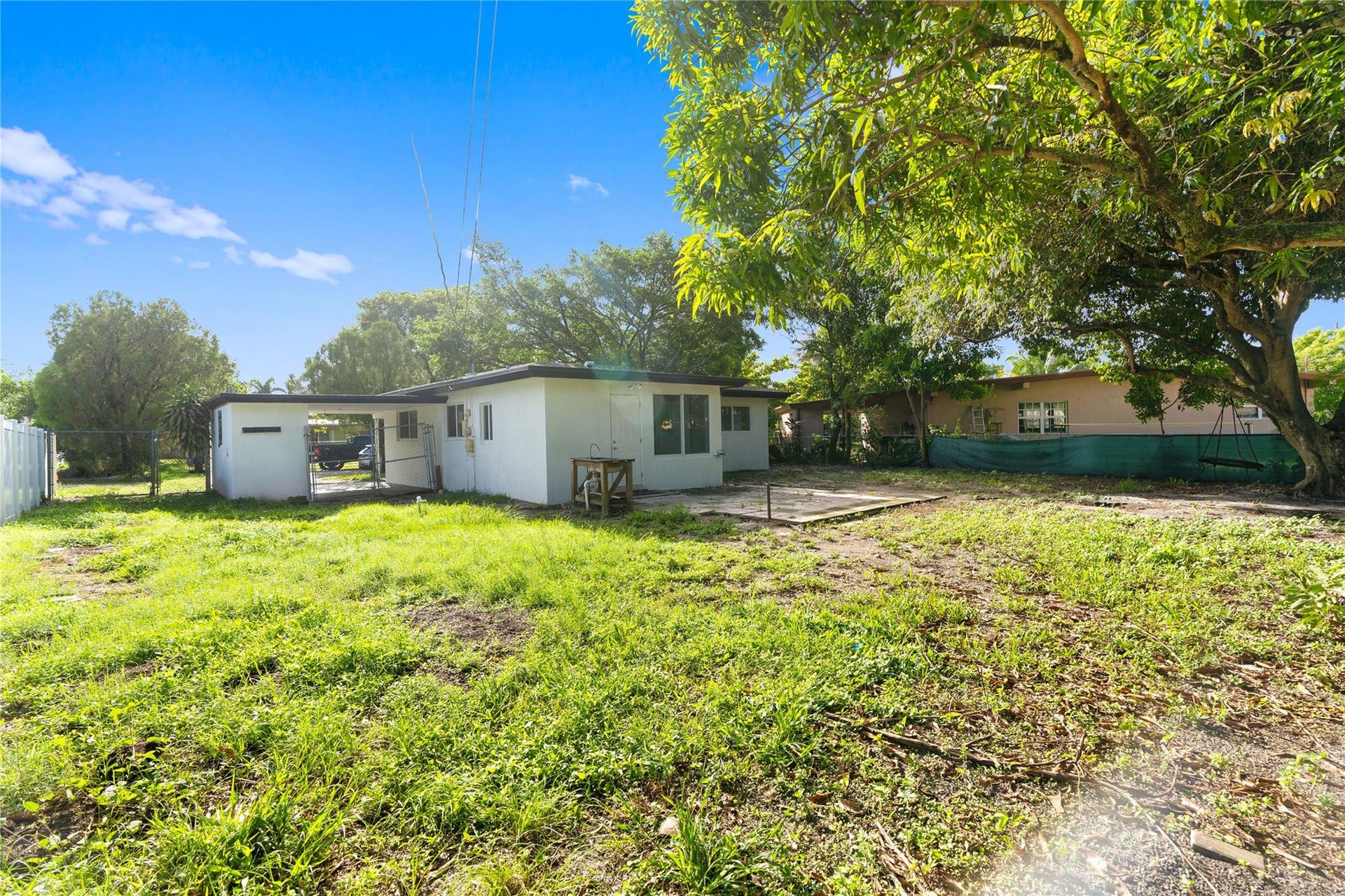 2001 NW 14TH Avenue, Fort Lauderdale, FL 33311 Photo 5