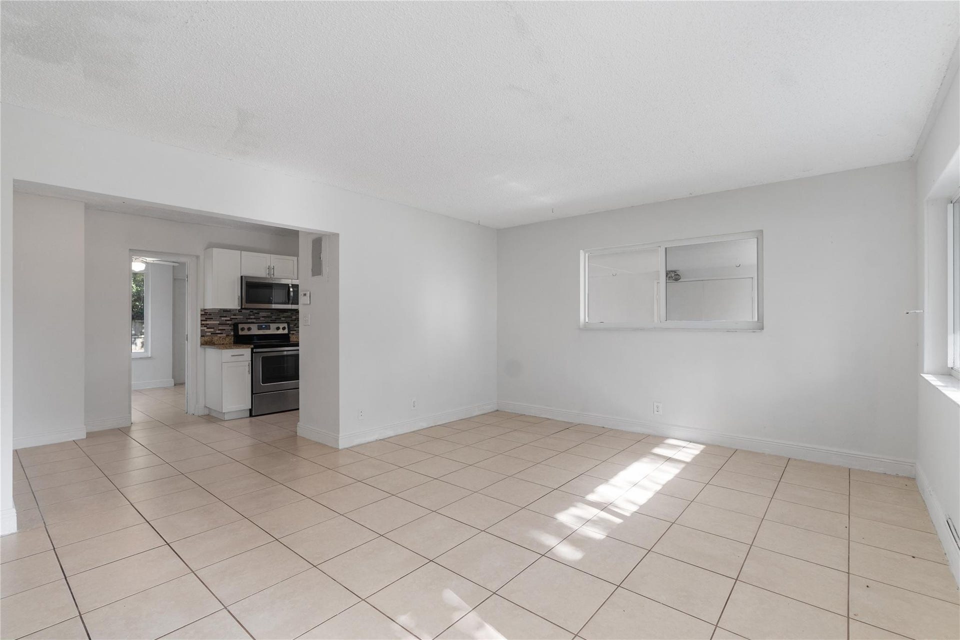 2001 NW 14TH Avenue, Fort Lauderdale, FL 33311 Photo 4