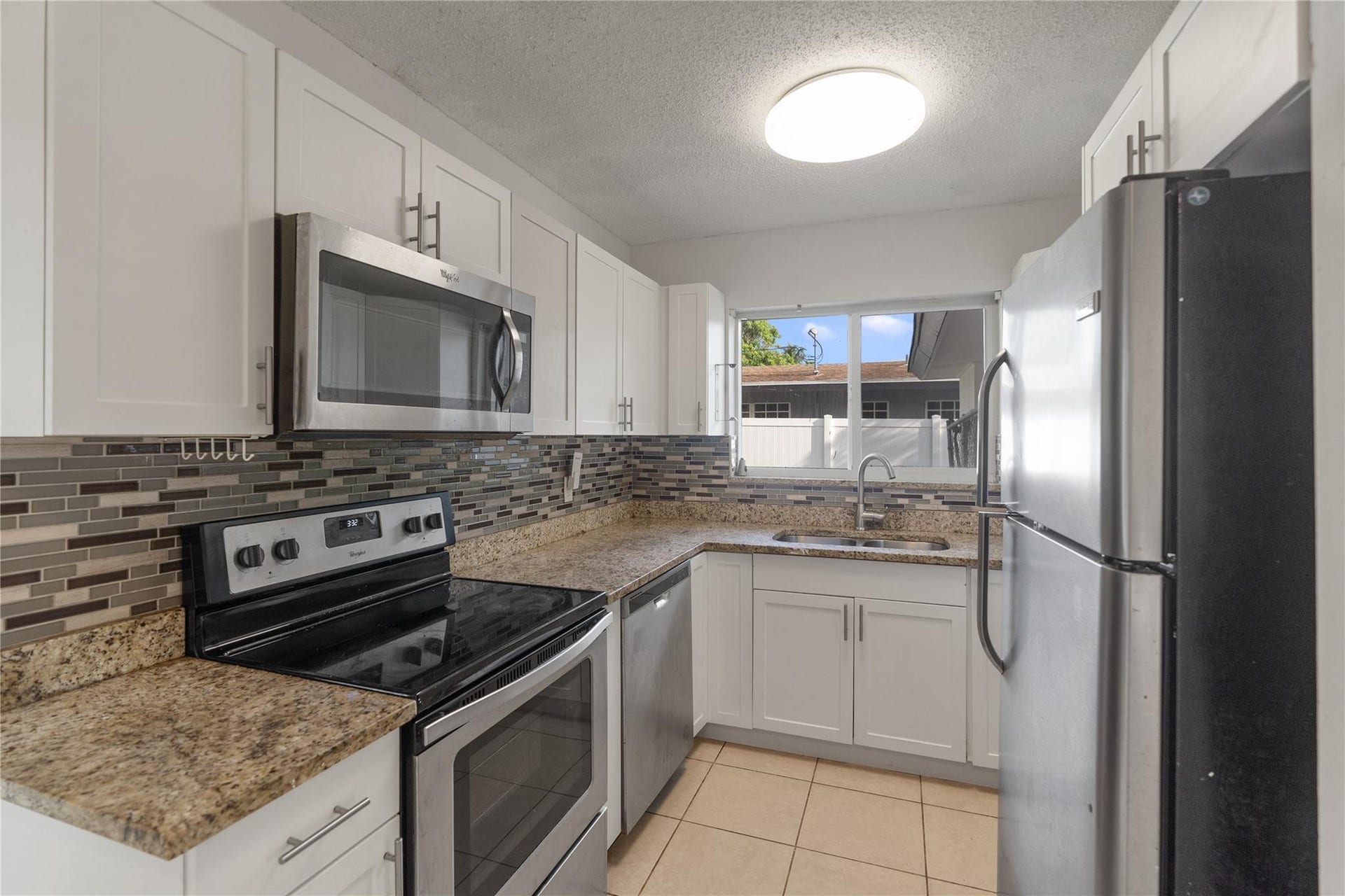 2001 NW 14TH Avenue, Fort Lauderdale, FL 33311 Photo 3