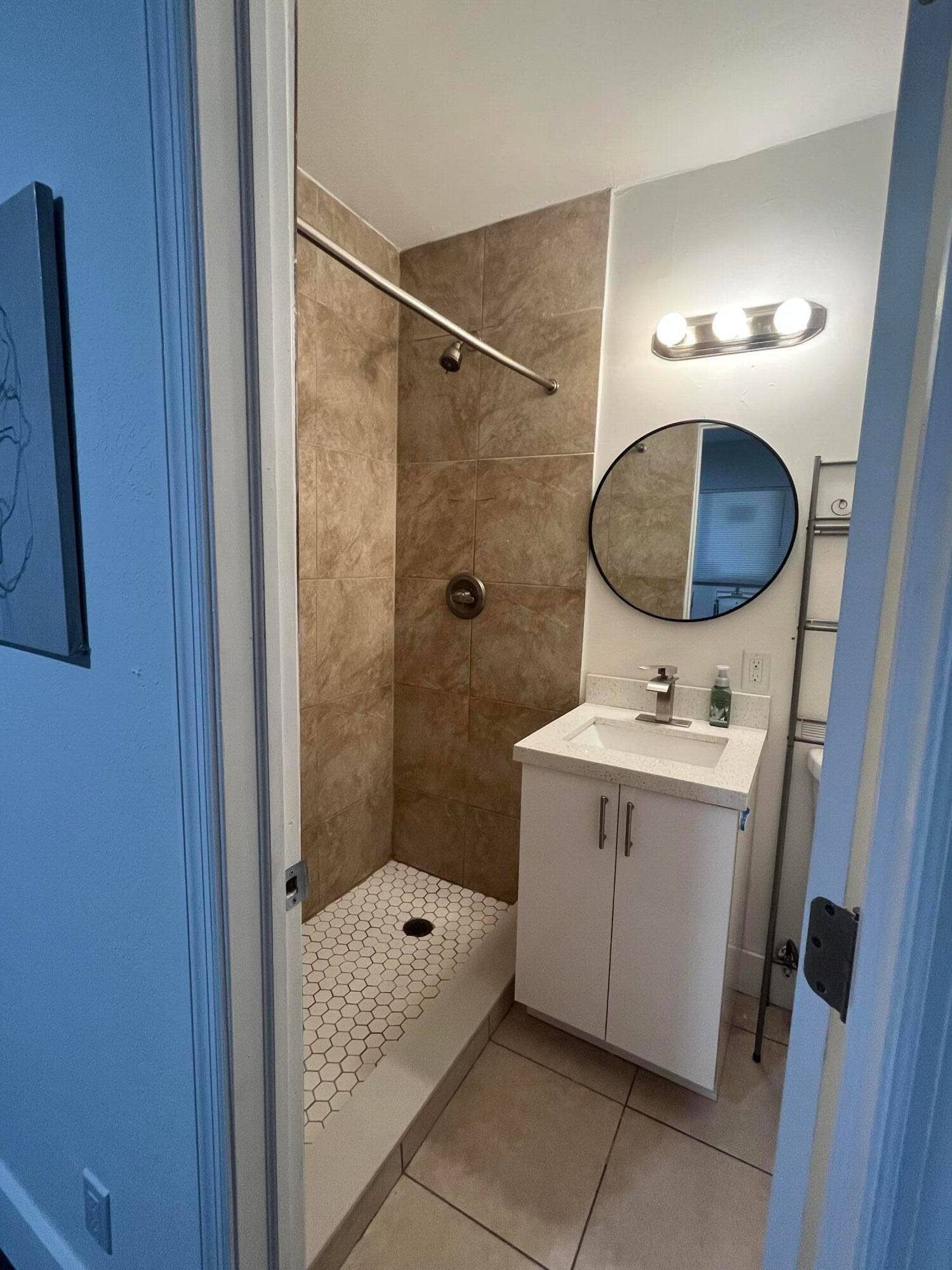 2300 NW 6th Street, #4, Fort Lauderdale, FL 33311 IMG_8757