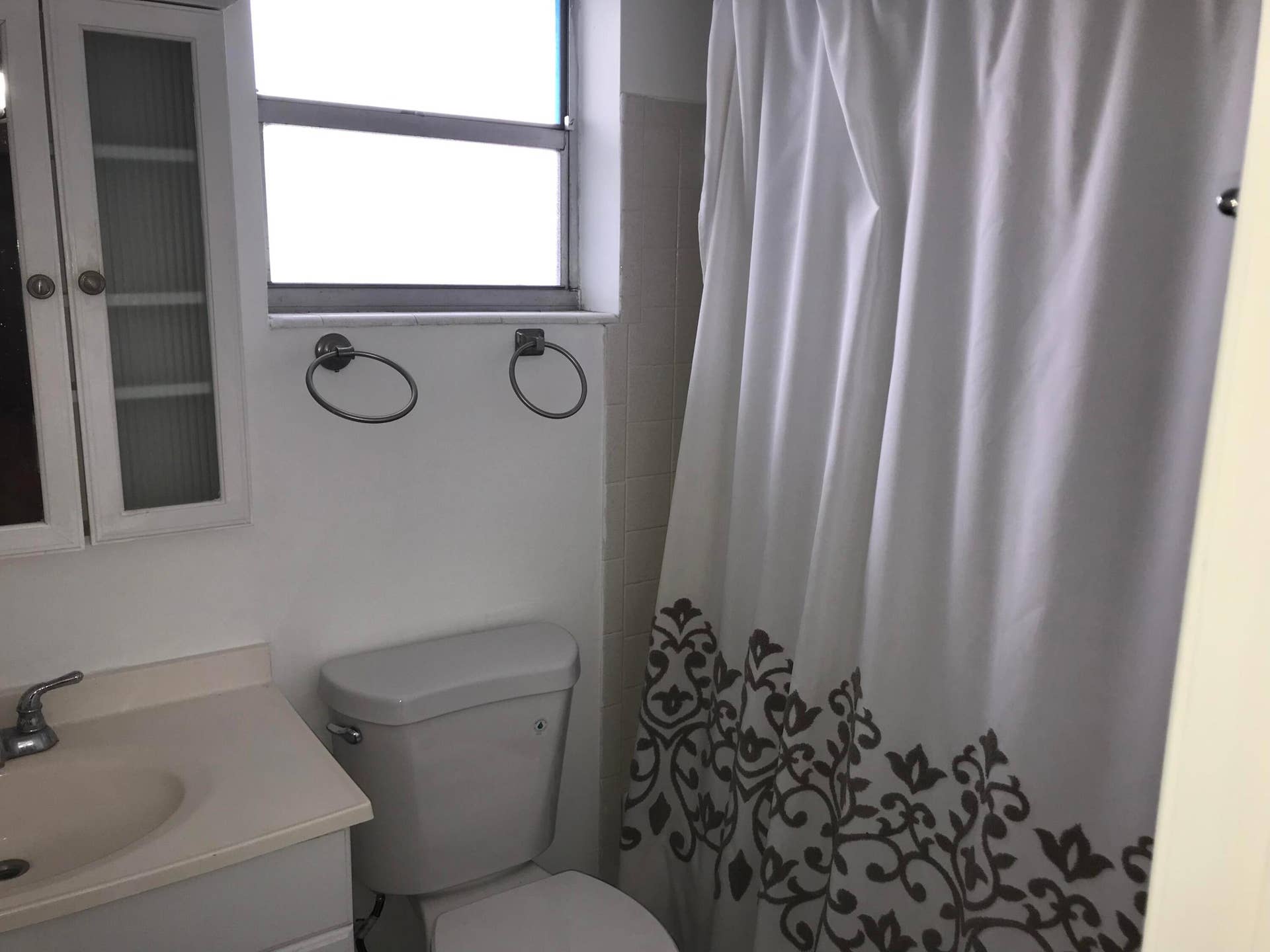 2102 NE 1ST Way, #104, Boynton Beach, FL 33435 Master Bathroom