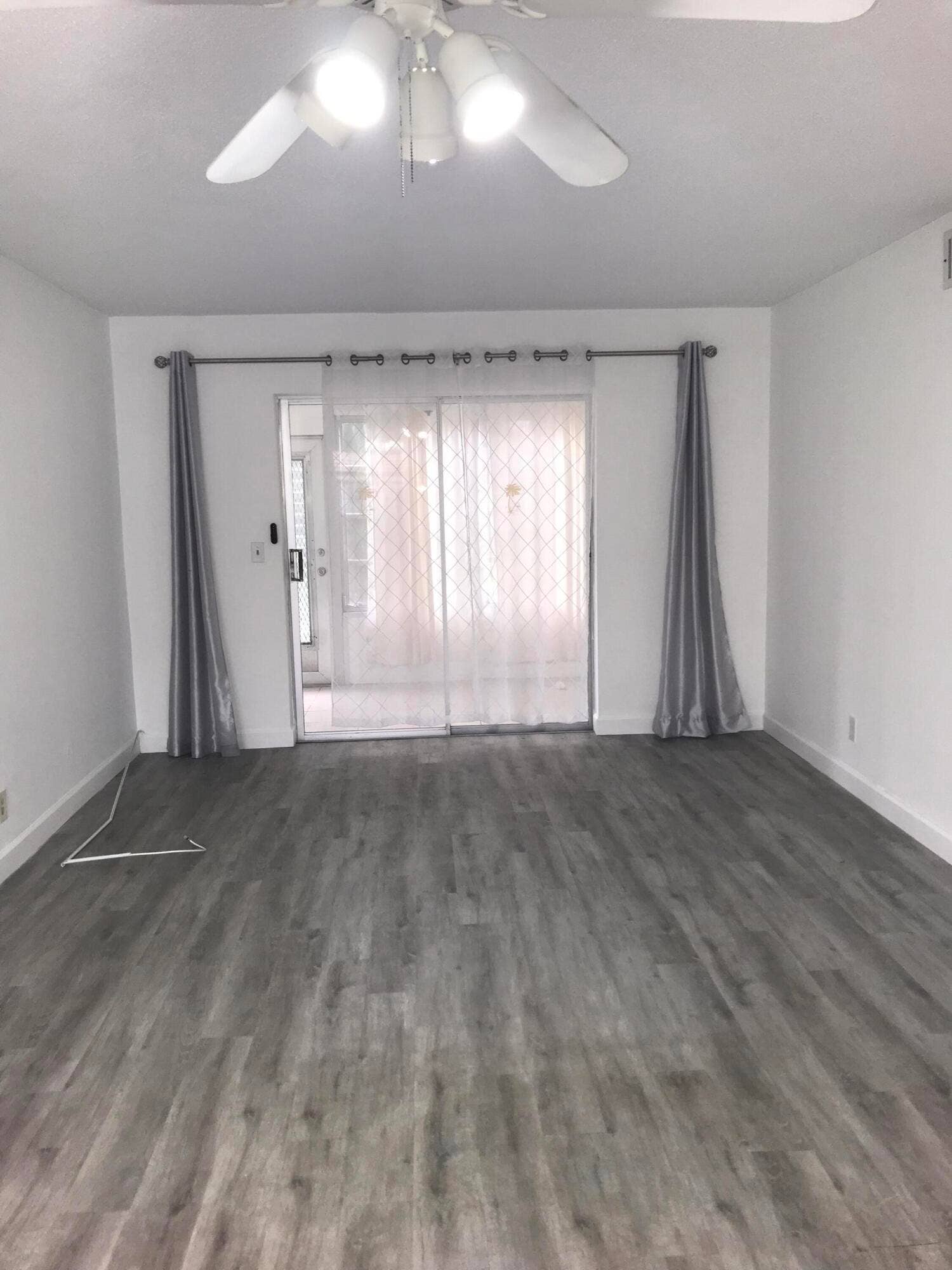 2102 NE 1ST Way, #104, Boynton Beach, FL 33435 Dining-Living Room