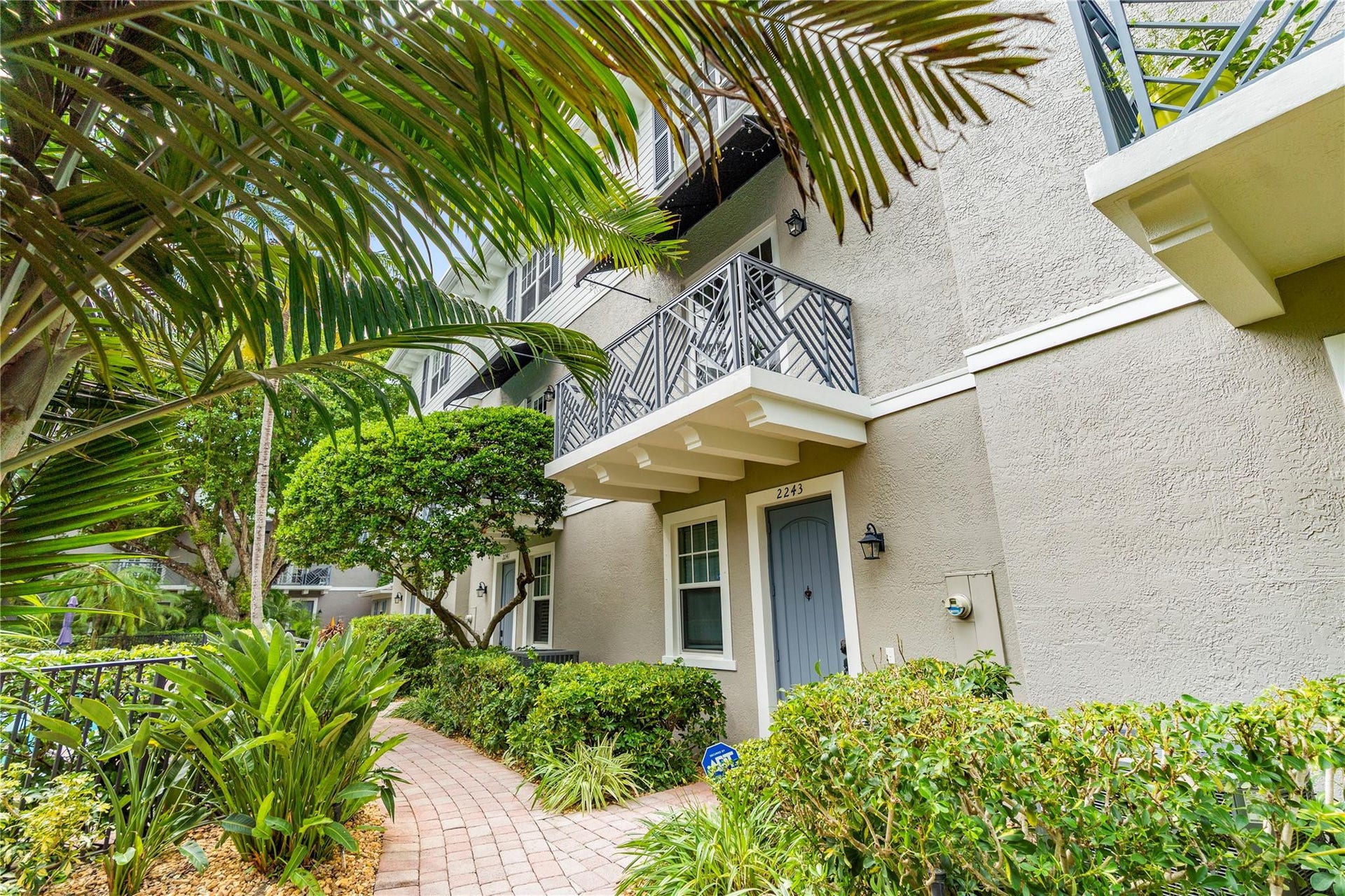 2243 NE 9TH Avenue, Wilton Manors, FL 33305 Photo 2