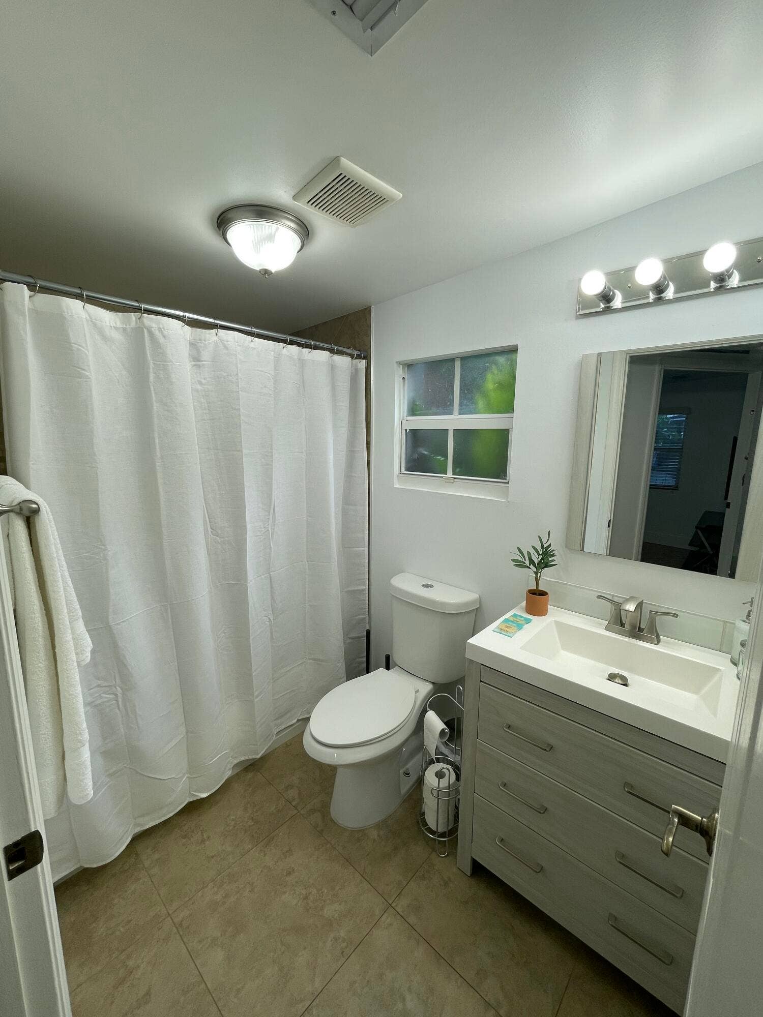 2703 NE 6TH Lane, Wilton Manors, FL 33334 IMG_1869 3