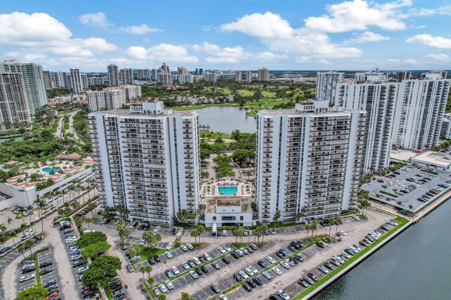 Property photo for 3701 N COUNTRY CLUB Drive, #907, Aventura, FL