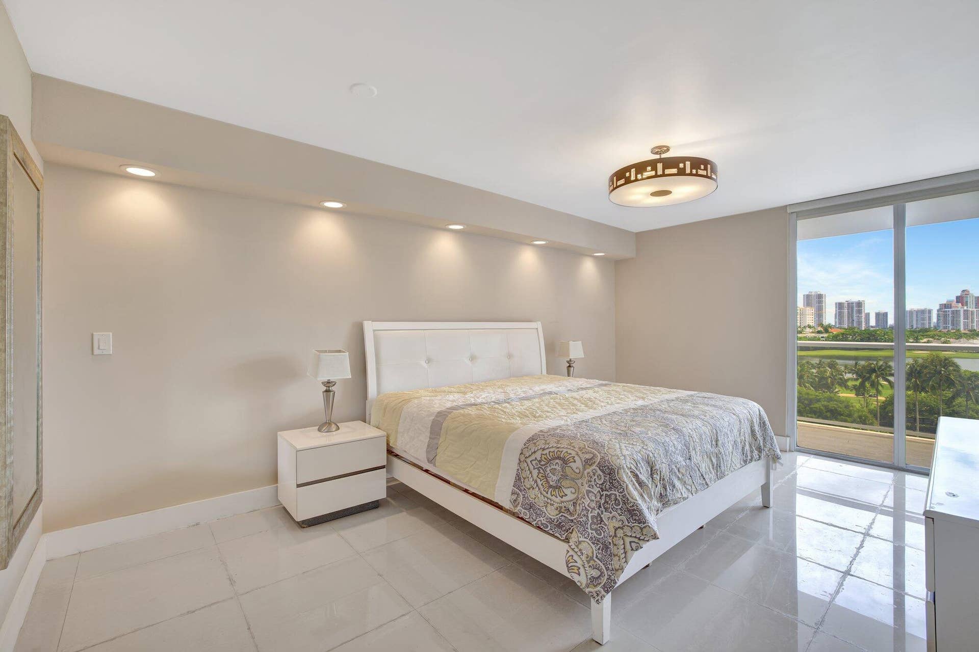 3701 N COUNTRY CLUB Drive, #907, Aventura, FL 33180 24-web-or-mls-699A7329