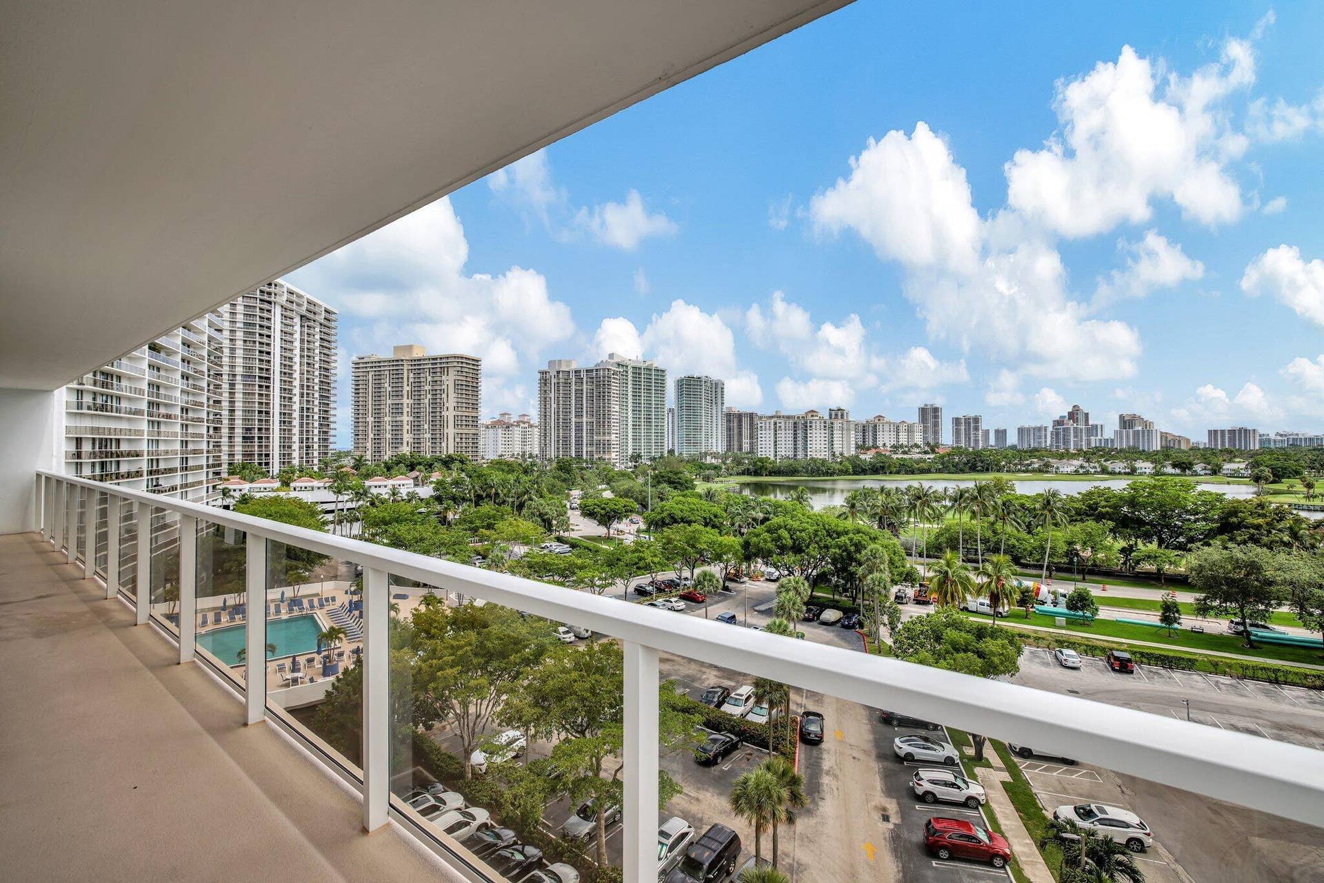 3701 N COUNTRY CLUB Drive, #907, Aventura, FL 33180 13-web-or-mls-699A7259