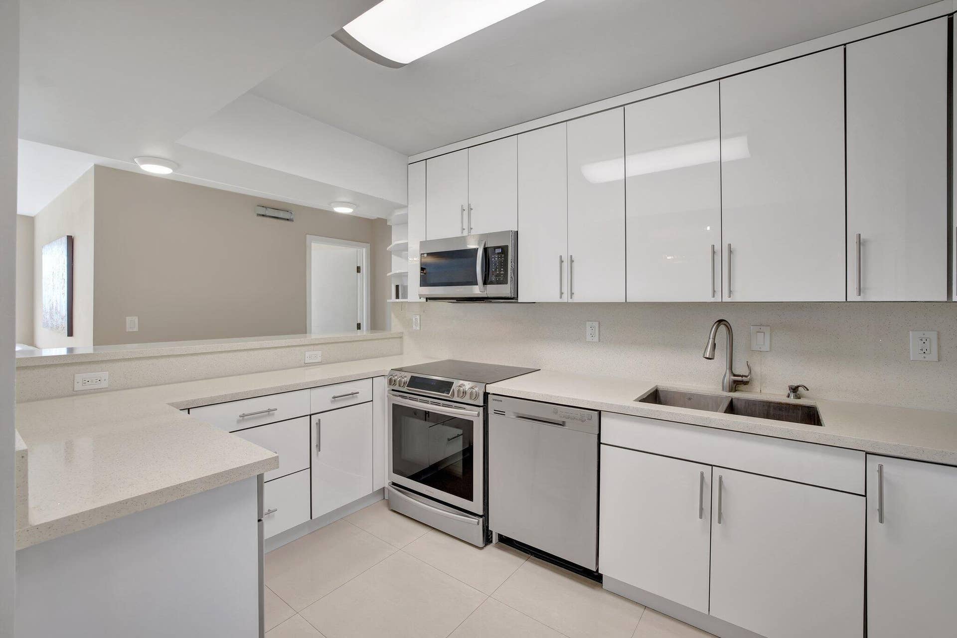 3701 N COUNTRY CLUB Drive, #907, Aventura, FL 33180 21-web-or-mls-699A7314