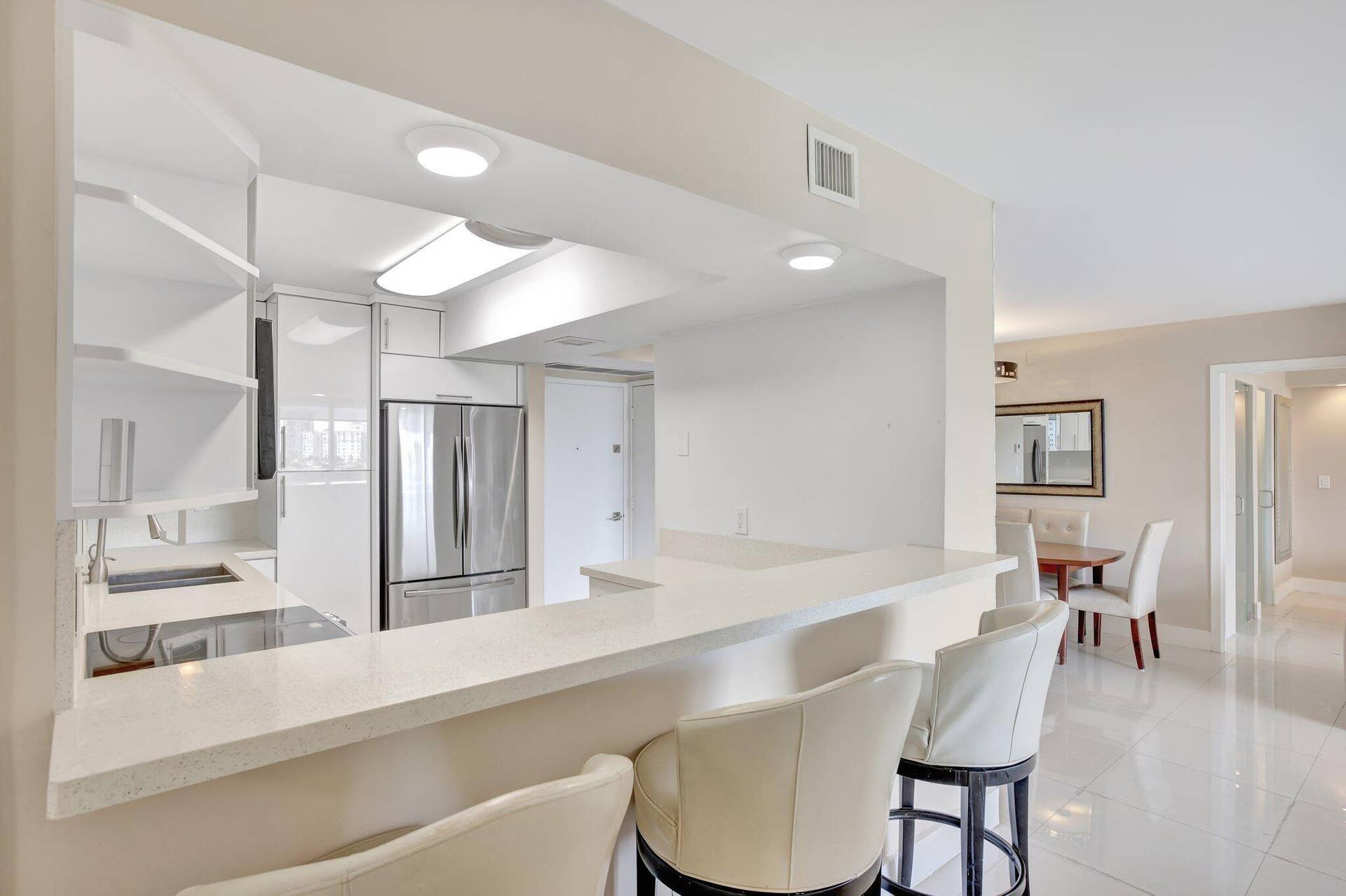 3701 N COUNTRY CLUB Drive, #907, Aventura, FL 33180 19-web-or-mls-699A7304