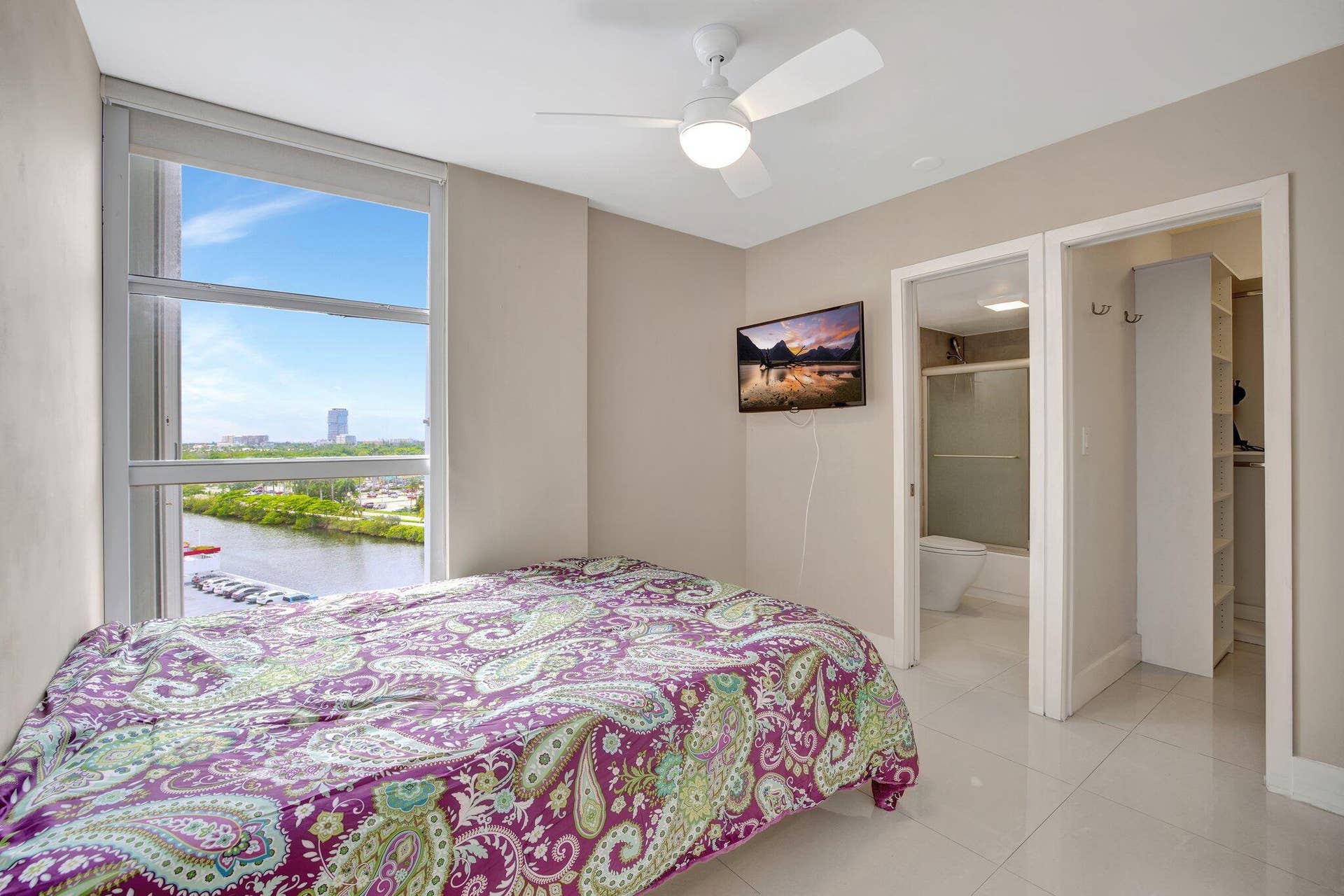 3701 N COUNTRY CLUB Drive, #907, Aventura, FL 33180 38-web-or-mls-699A7434