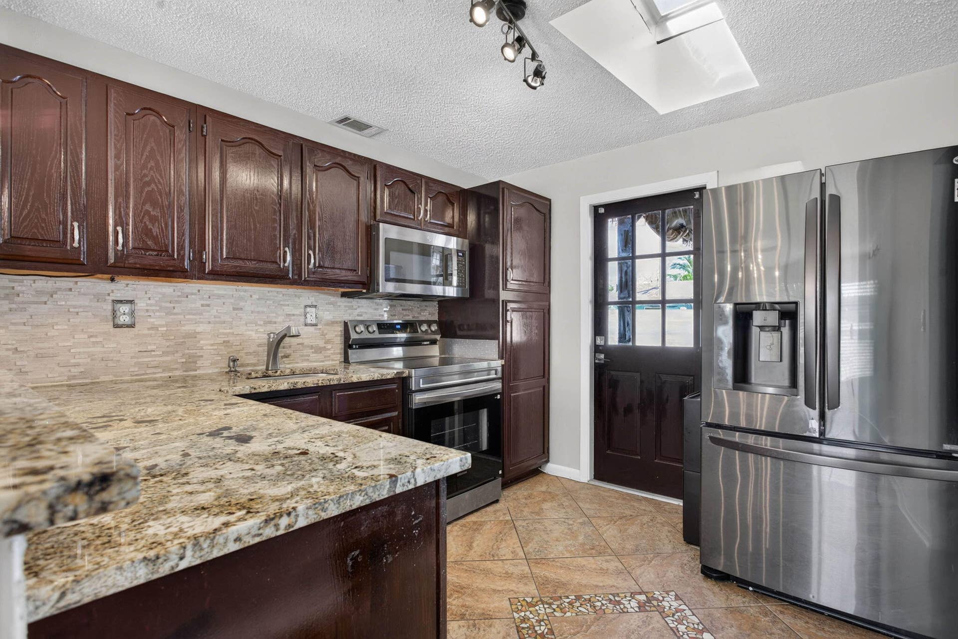 2511 NE 9TH Terrace, Pompano Beach, FL 33064 13