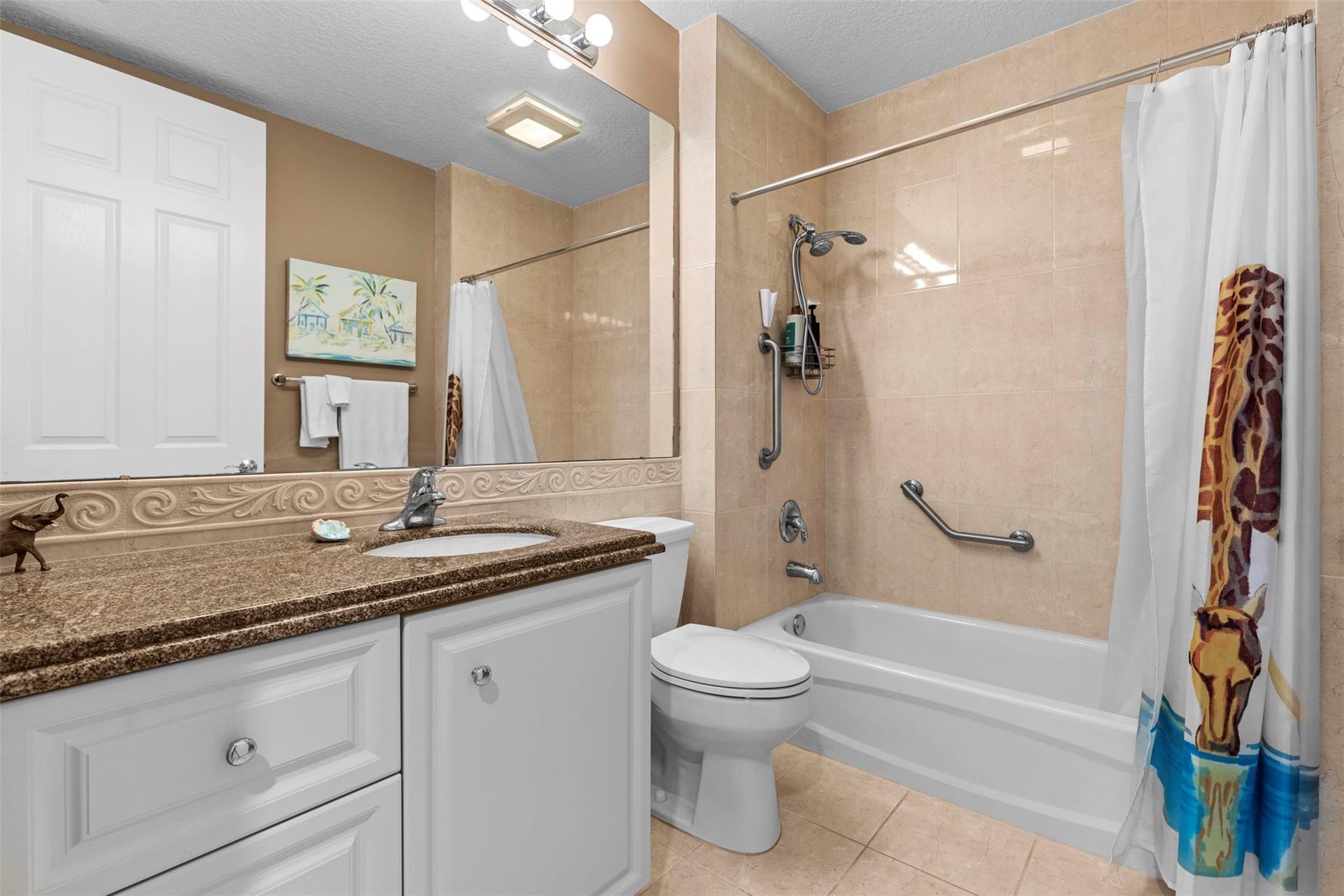 9 HARBOUR ISLE Drive E, #102, Fort Pierce, FL 34949 Guest Bath
