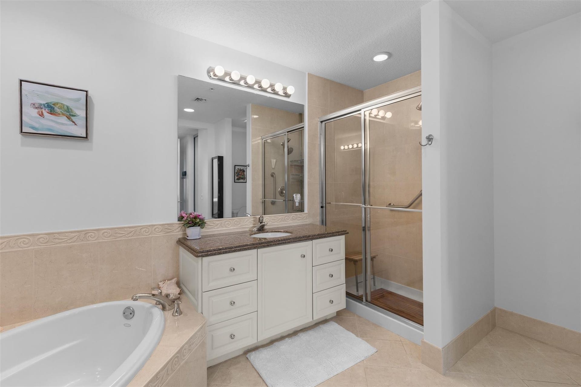 9 HARBOUR ISLE Drive E, #102, Fort Pierce, FL 34949 Primary Bath