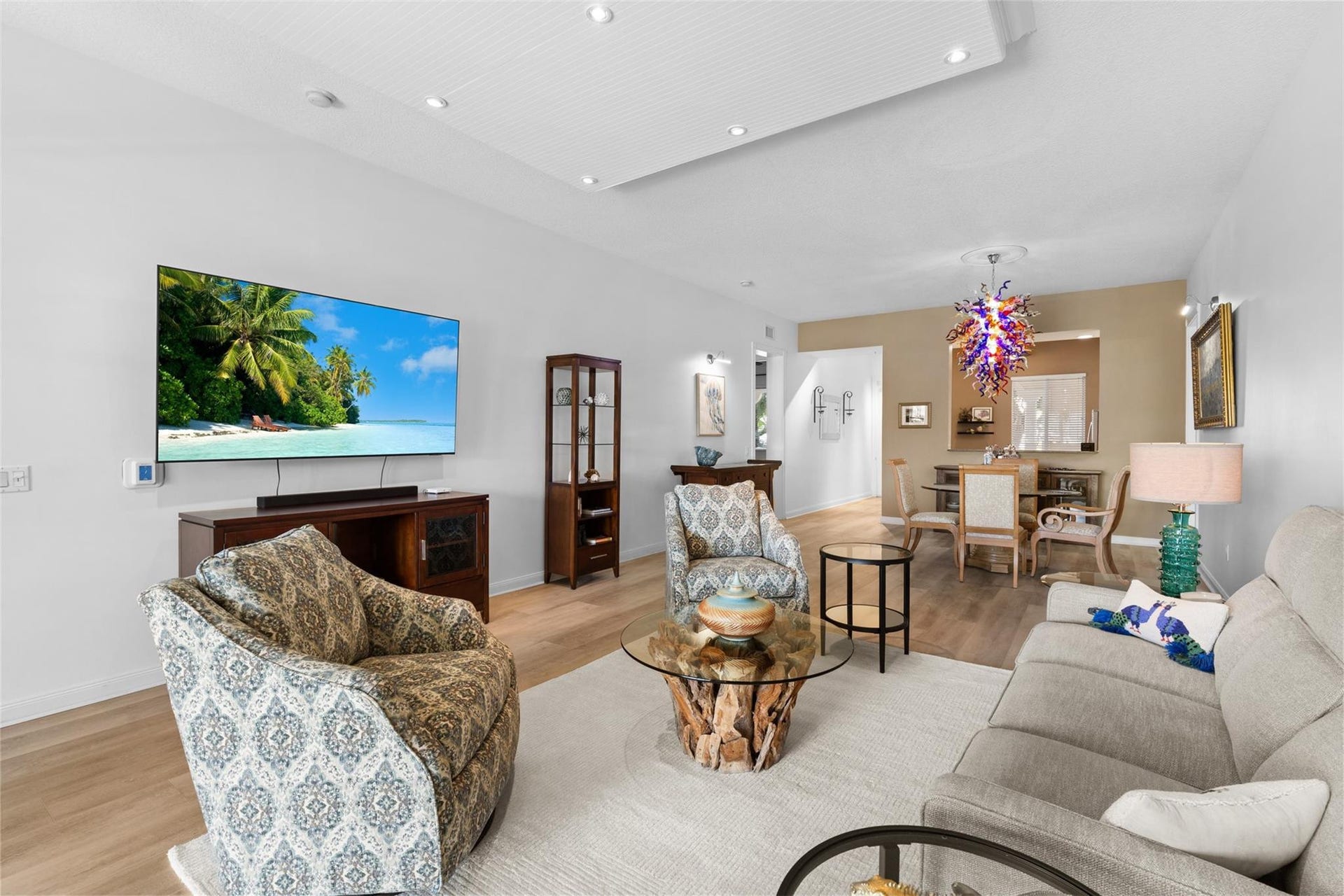 9 HARBOUR ISLE Drive E, #102, Fort Pierce, FL 34949 Living Room to Dining Room