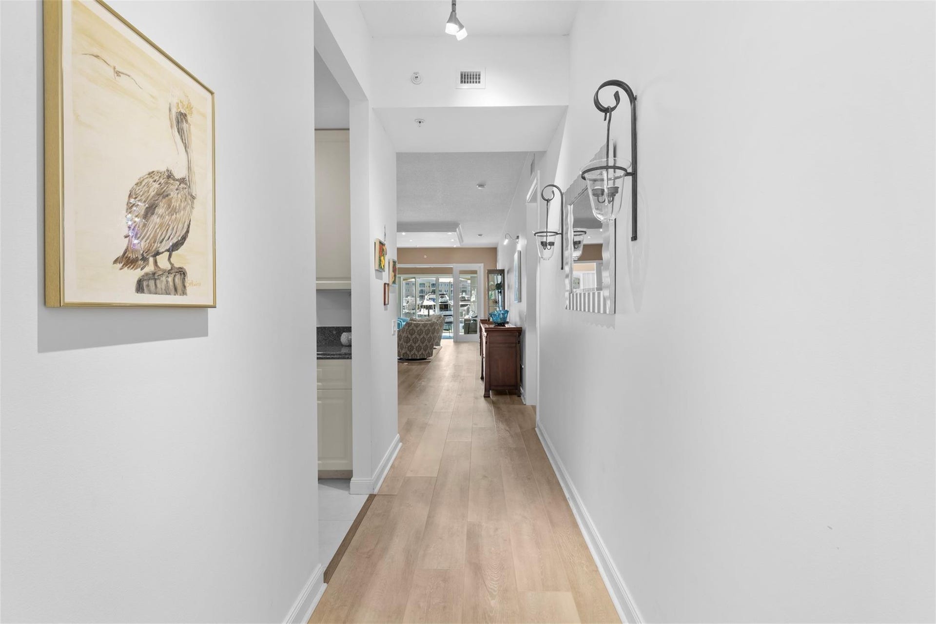 9 HARBOUR ISLE Drive E, #102, Fort Pierce, FL 34949 Entry Way